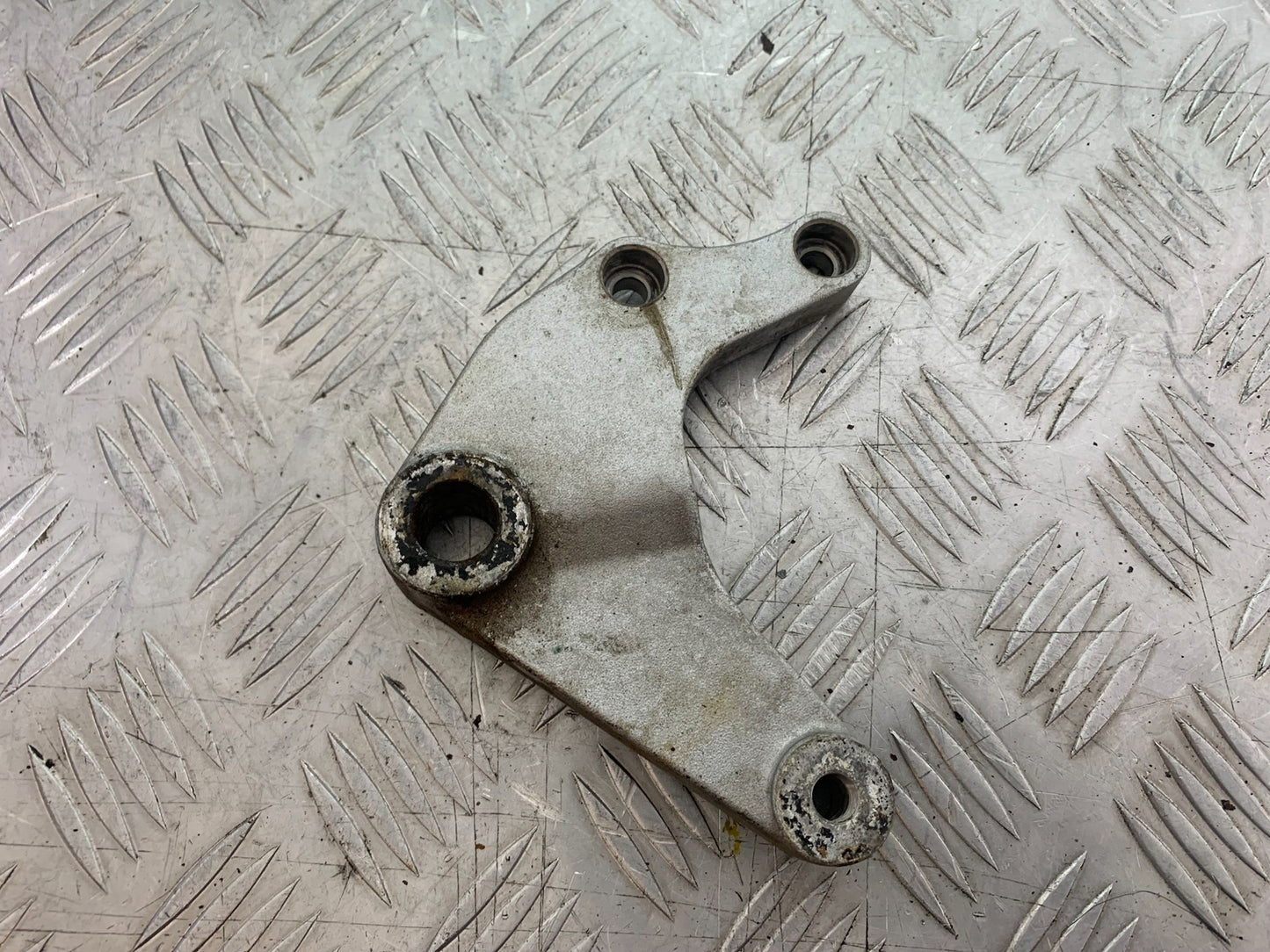 KAWASAKI VN1500 CLASSIC REAR CALIPER BRACKET  YEAR 1999 -2006 (CMB1166)