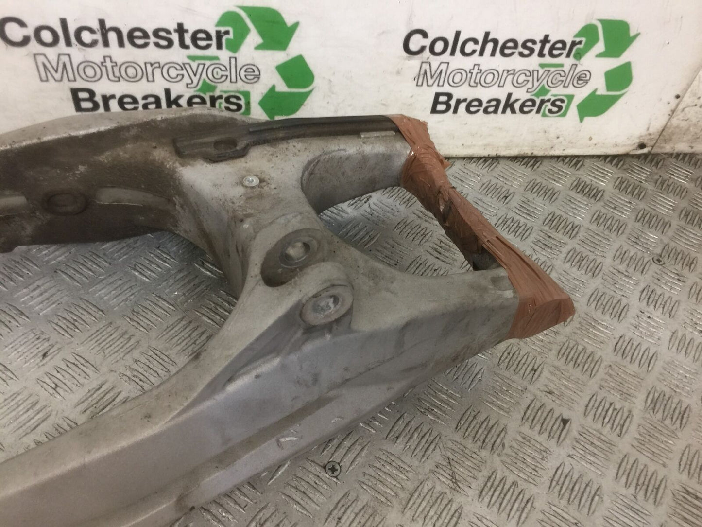 APRILIA DORSODURO 750 FACTORY SWINGARM  YEAR 2011  (STOCK 908)