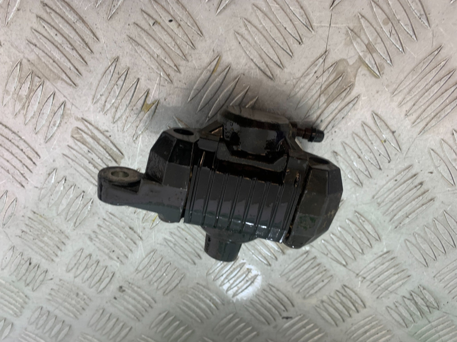 SUZUKI GSF1200  GSF 1200 BANDIT REAR BRAKE CALIPER  YEAR 1997-2000 (CMB1149)