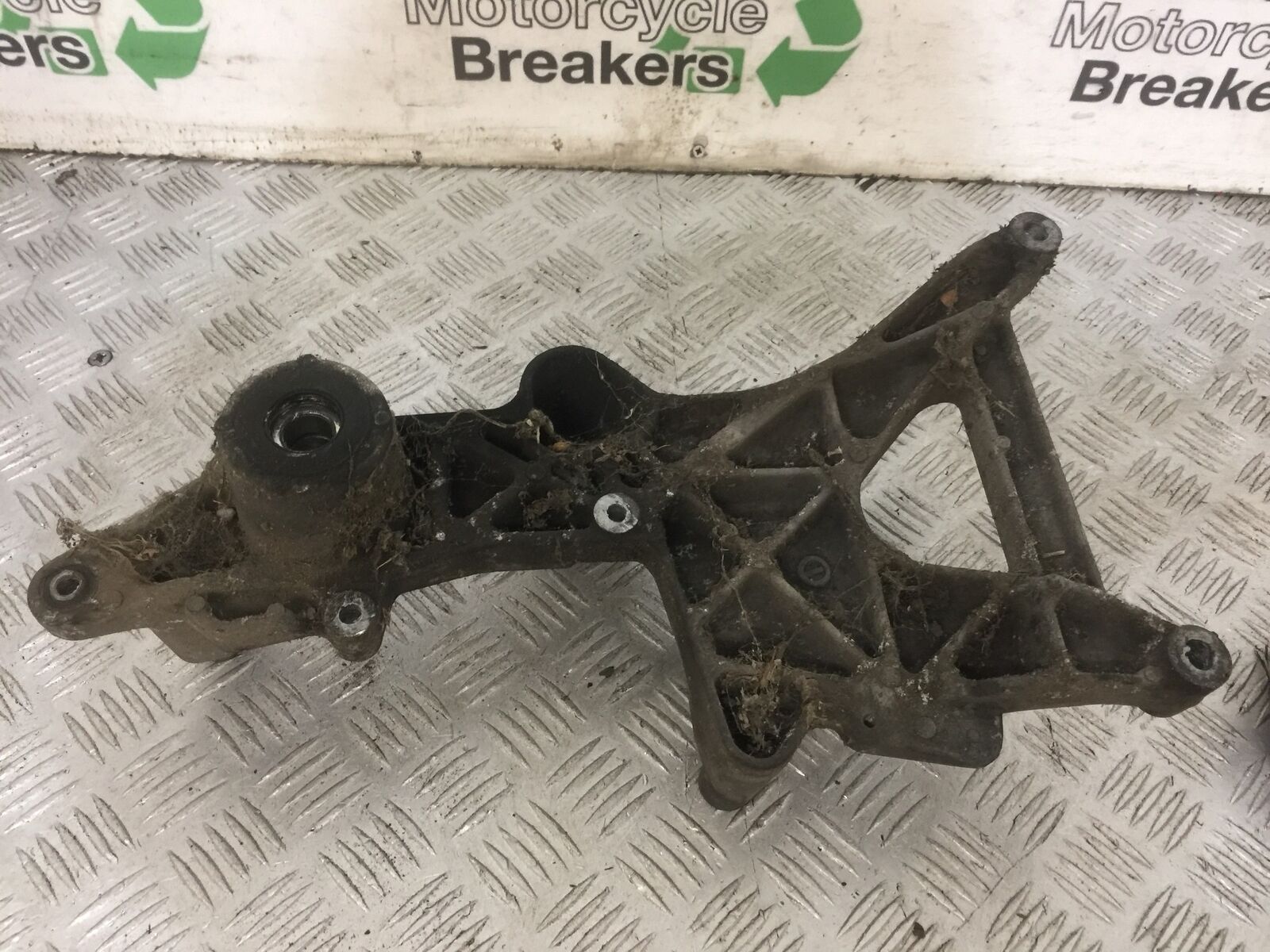 HONDA PANTHEON FES 125 EXHAUST BRACKET YEAR 2003-2007 (STOCK 827)