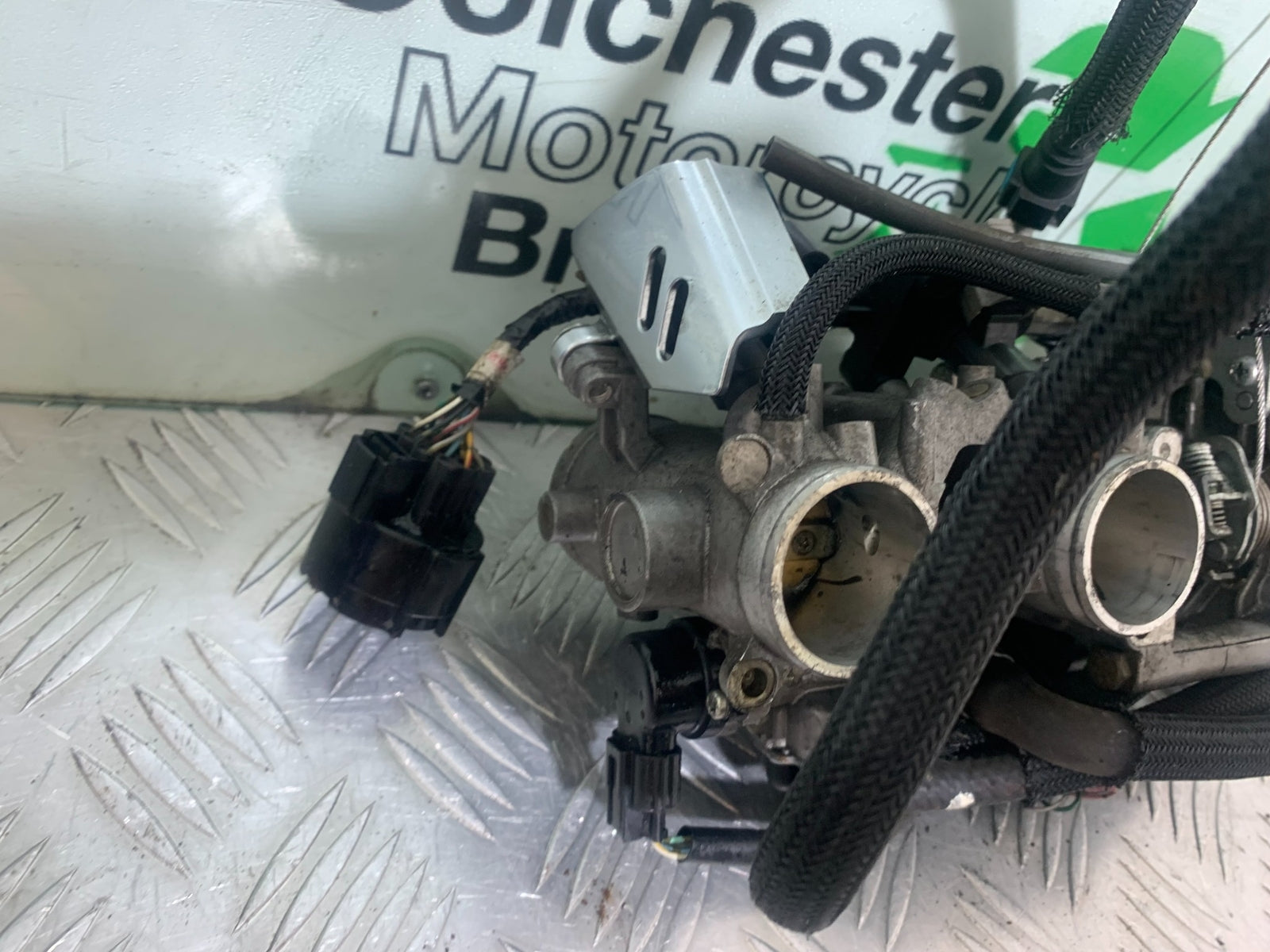 SUZUKI GSF650 GSF 650 THROTTLE BODIES  YEAR 2007-2009  (CMB1161)