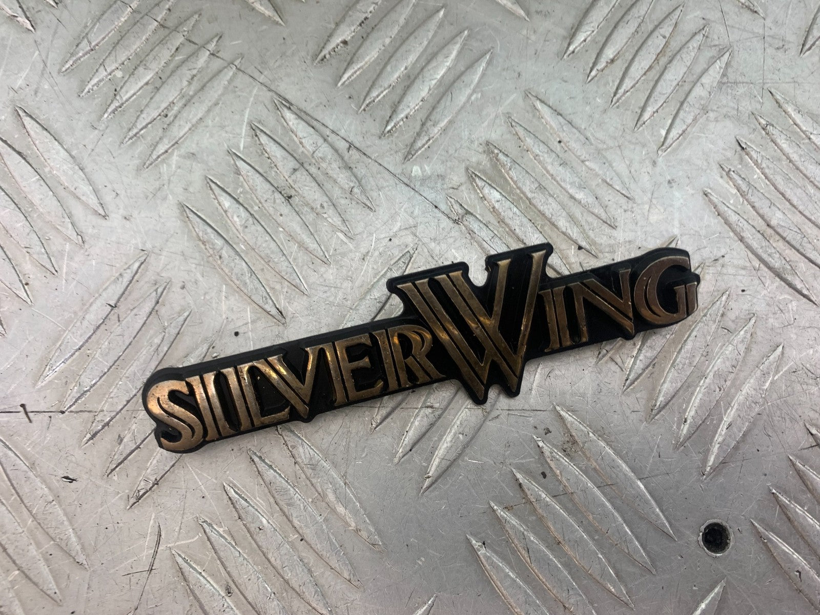 HONDA GL500 GL 500 SILVERWING BADGE  YEAR 1981-82 (CMB1168)