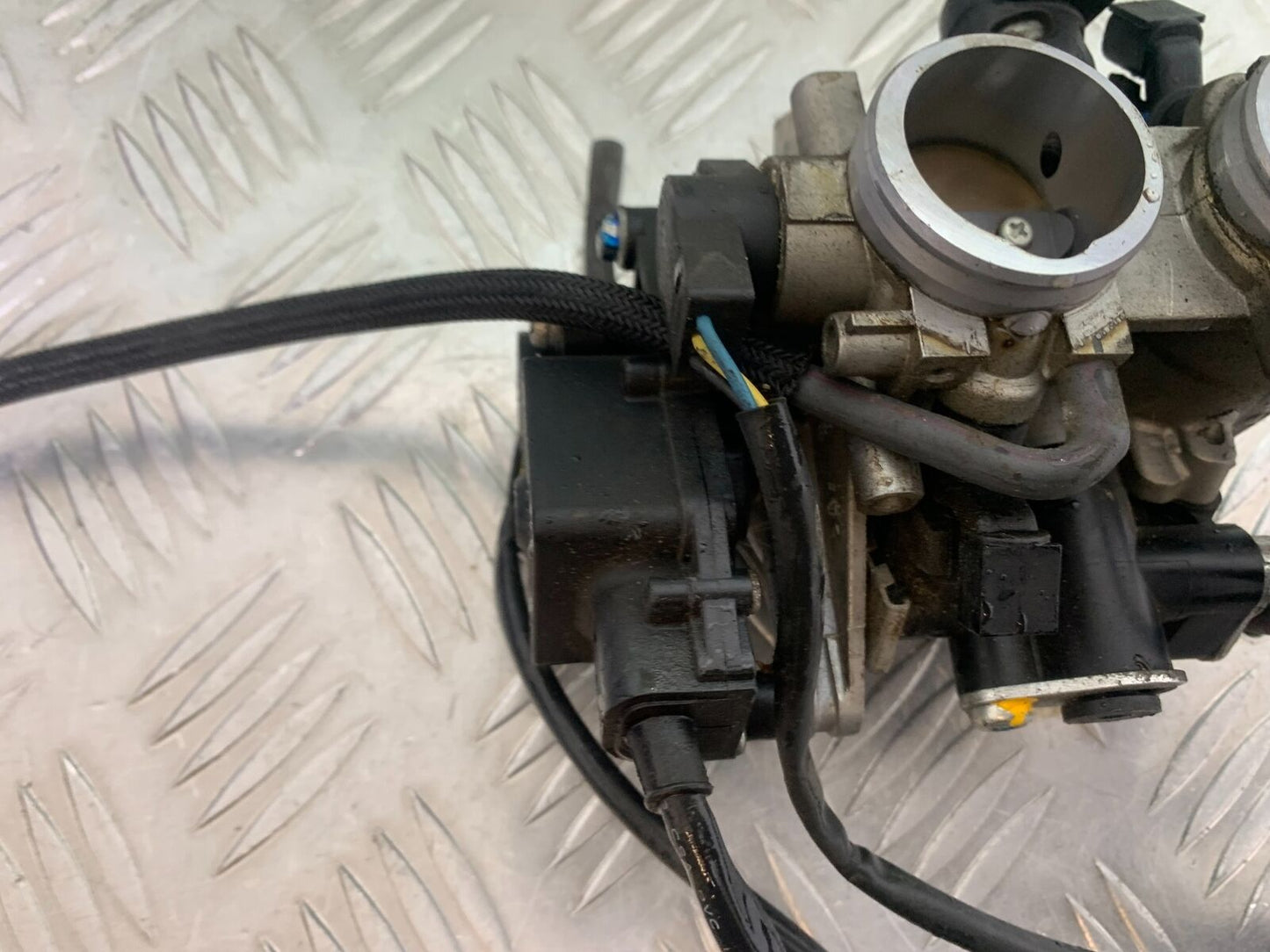 SUZUKI INTRUDER VL800 C800 THROTTLE BODIES YEAR 2012-16 (CMB1039)