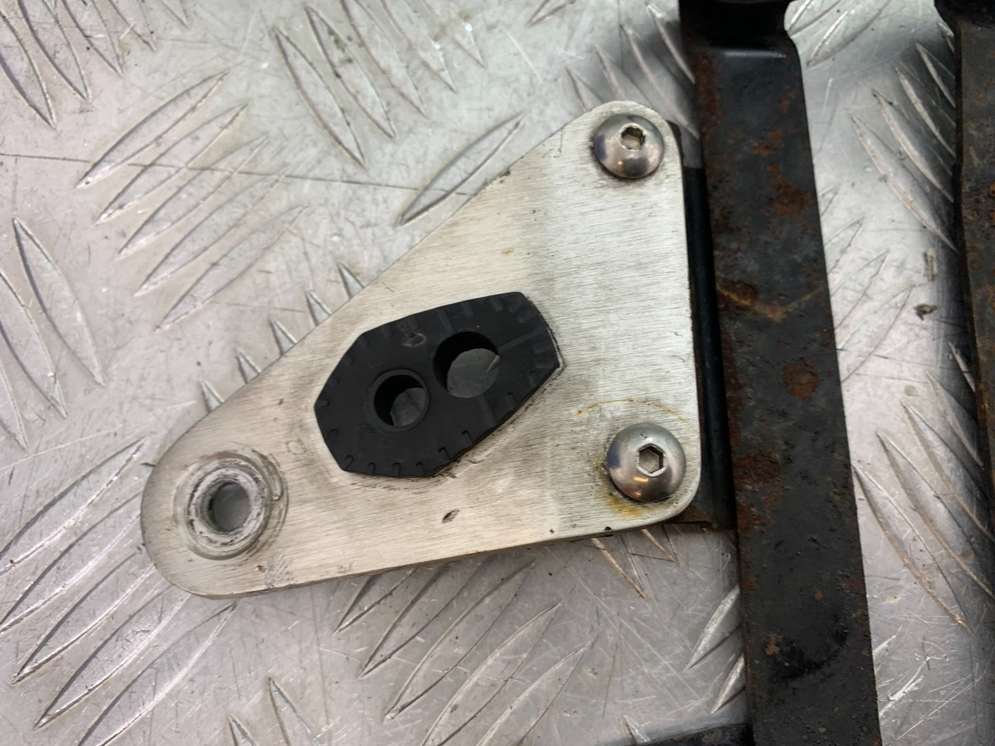 SUZUKI GSF1200 GSF 1200 BANDIT HEADLIGHT BRACKETS  YEAR 2001-2004 (CMB1188)