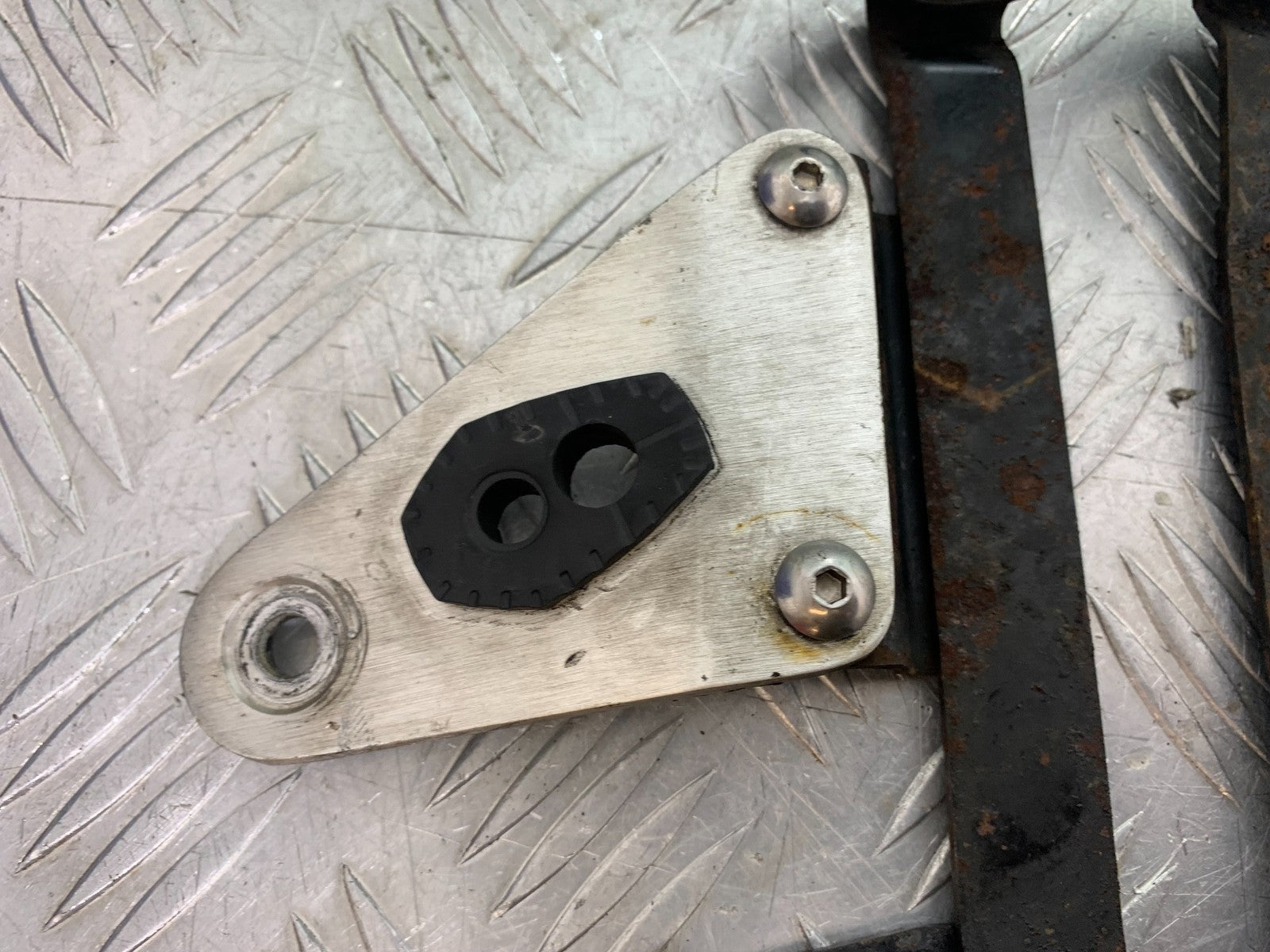 SUZUKI GSF1200 GSF 1200 BANDIT HEADLIGHT BRACKETS  YEAR 2001-2004 (CMB1188)
