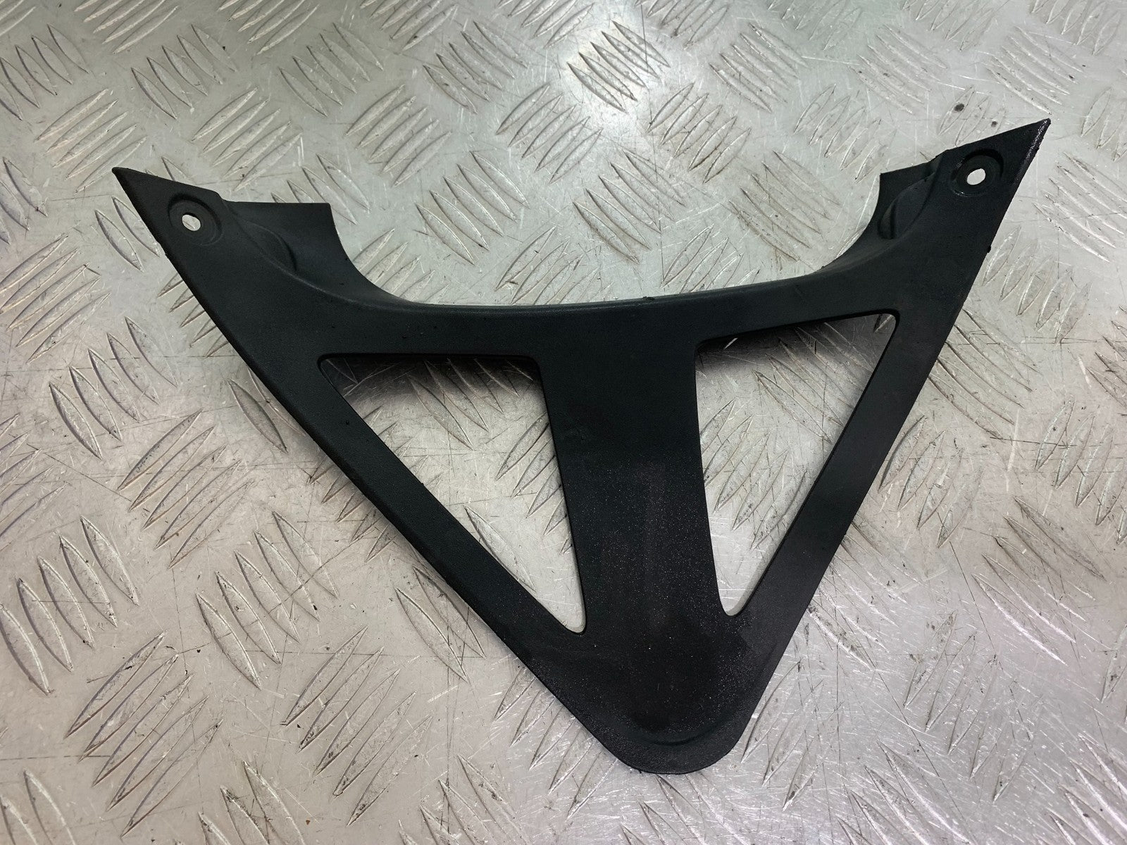 TRIUMPH 1050 SPRINT ST FAIRING V-PIECE  2003-2011 (CMB1285)