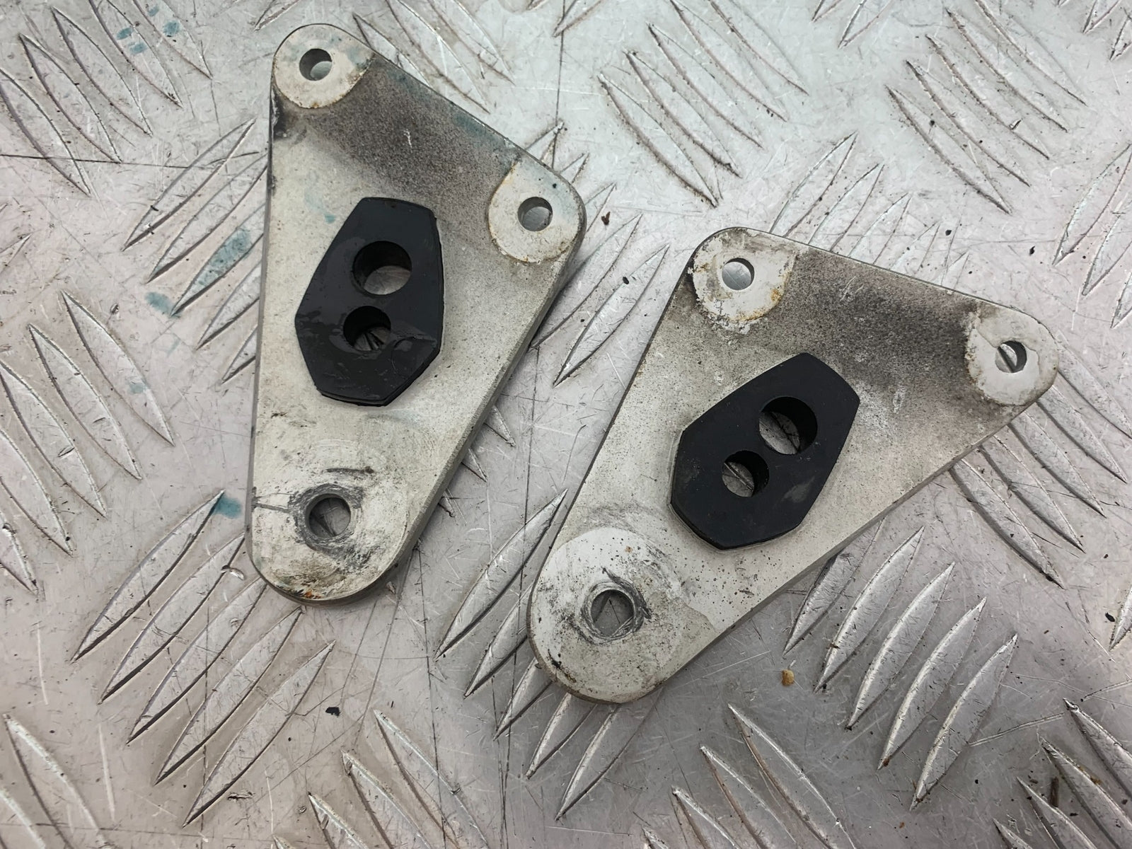 SUZUKI GSF600 GSF 600 BANDIT HEADLIGHT BRACKETS  YEAR 2001-2003 (CMB1157)