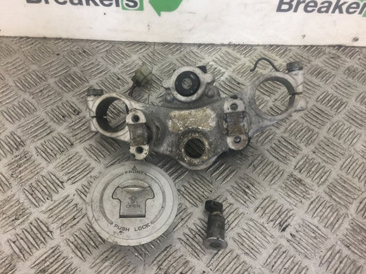 HONDA XL1000 VARADERO TOP YOKE LOCKS (NO KEY)  YEAR 2000 (STOCK 343)