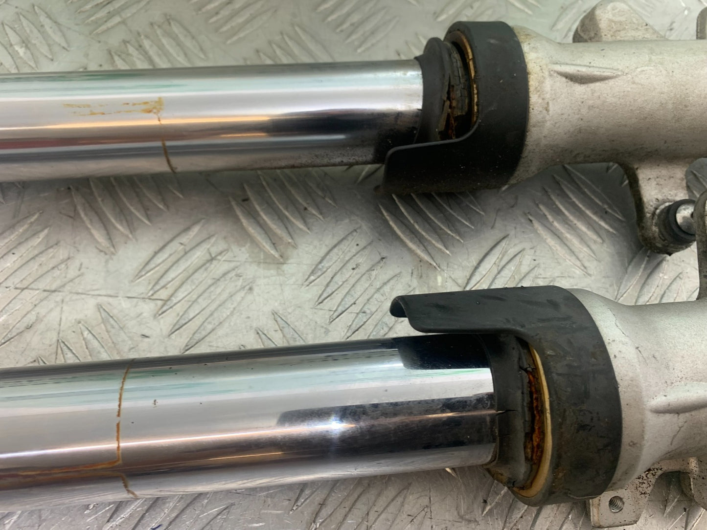 SUZUKI GSR600 GSR 600 FORKS  2006-2010 (CMB1177)