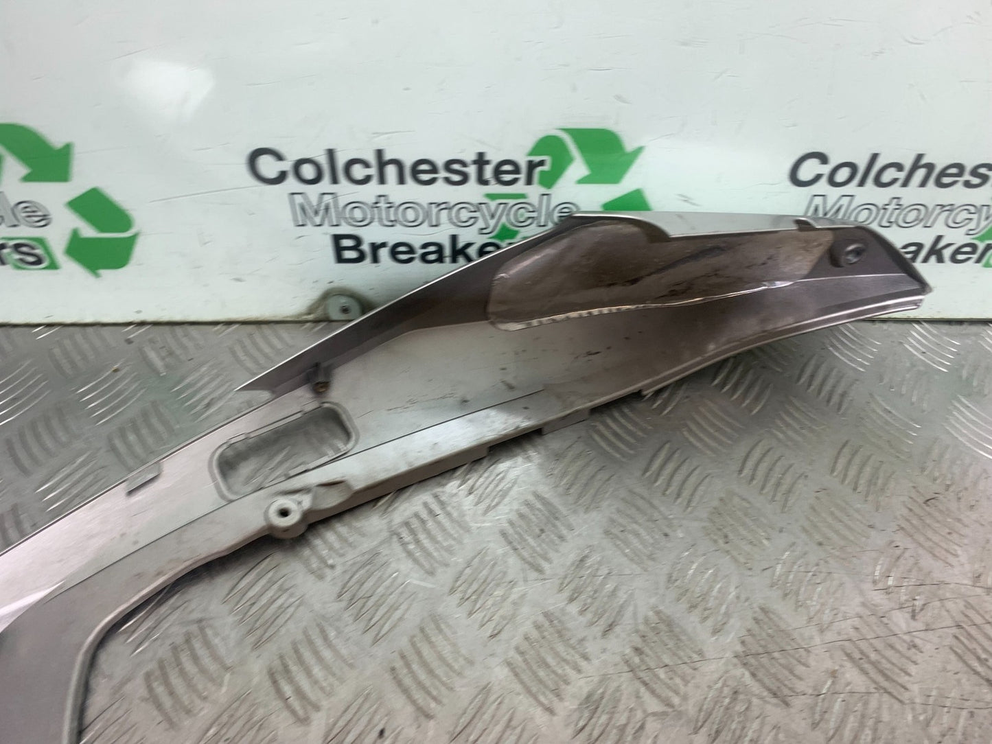 HONDA VFR800 VFR 800 V-TEC TAIL PIECE  YEAR 2002 -09 (CMB1296)