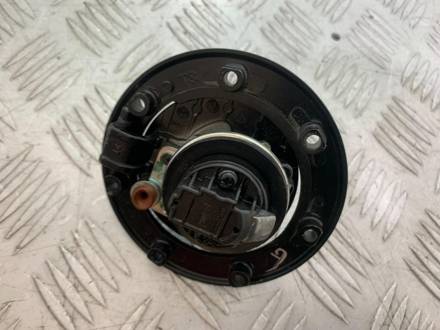 KTM DUKE 390 PETROL CAP AND KEY  YEAR 2017- 2023 (CMB1314)