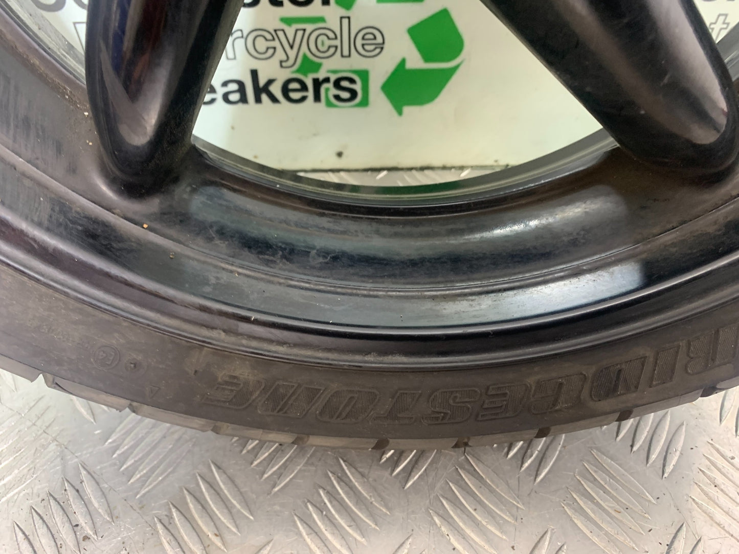 HONDA VFR750 VFR 750 F REAR WHEEL   YEAR 1994-1997 (CMB1156)