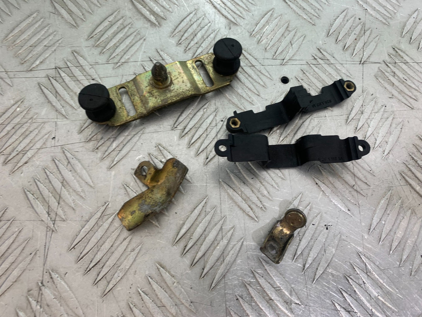 DUCATI 996 SPS 748 916 998 FRAME BRACKETS  1999-2000 (CMB1209)