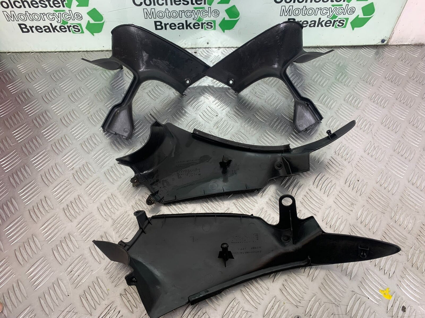 HONDA CBR1100 BLACKBIRD TOP FAIRING INFILLS  YEAR 1999-2005 (CMB1103)