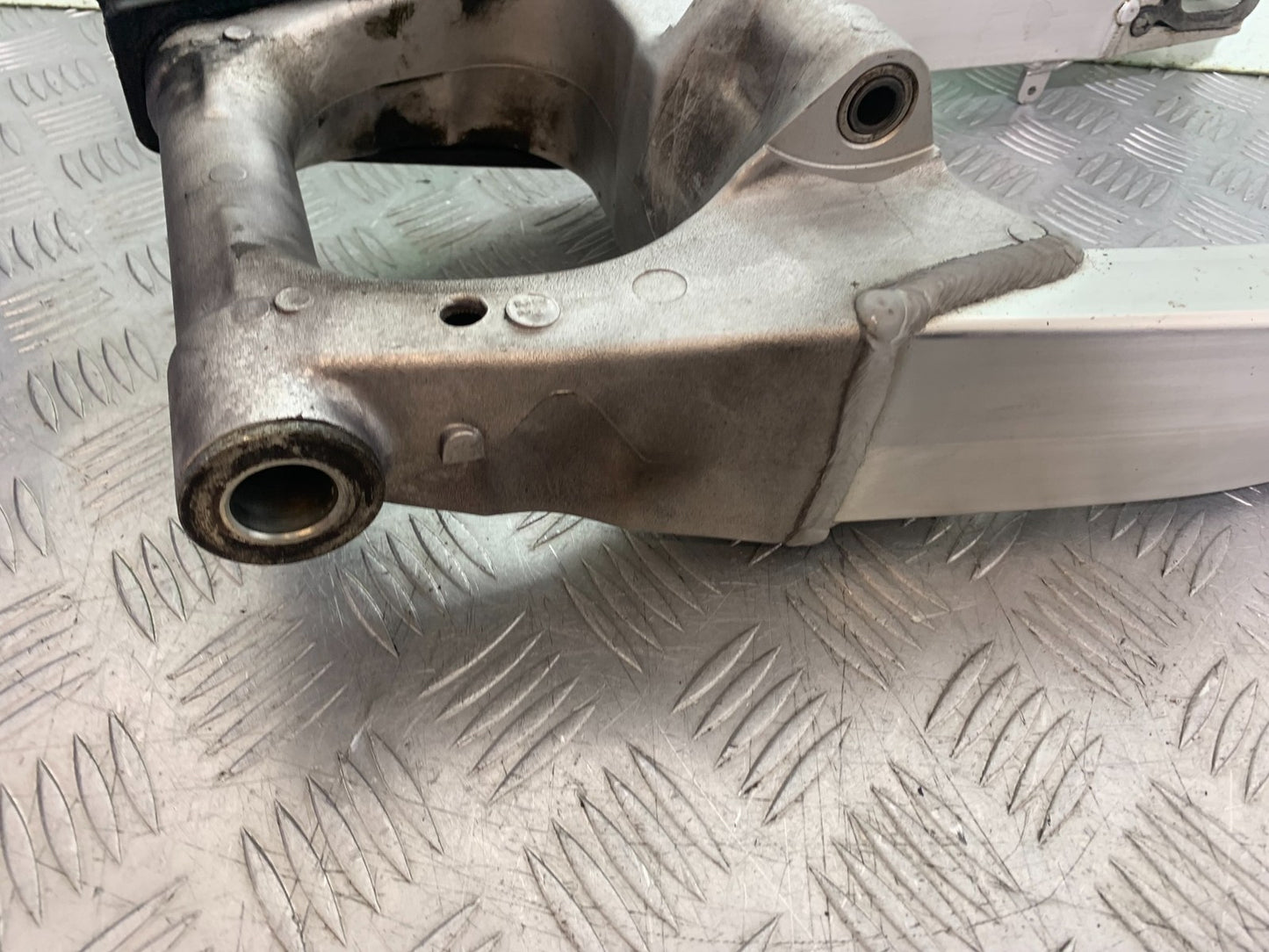 SUZUKI SV1000 SV 1000 S SWINGARM  YEAR 2003-2007 (CMB1293)