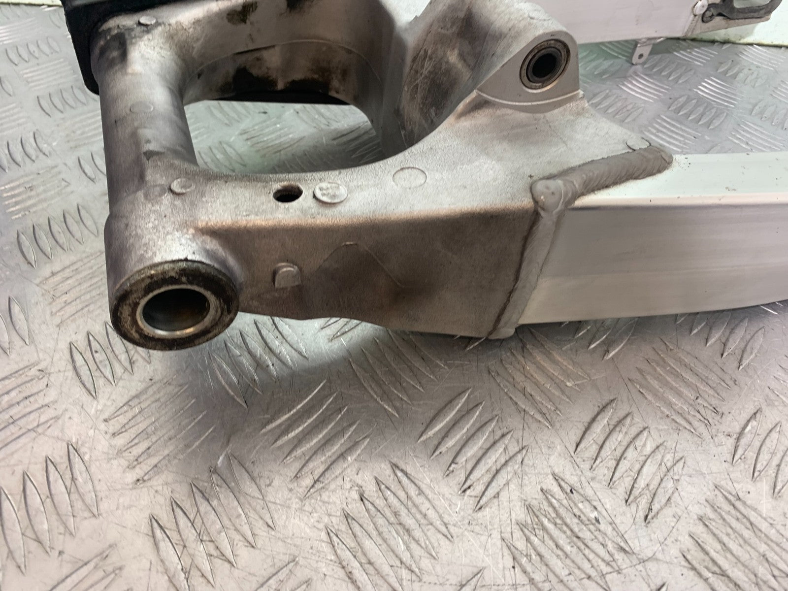 SUZUKI SV1000 SV 1000 S SWINGARM  YEAR 2003-2007 (CMB1293)