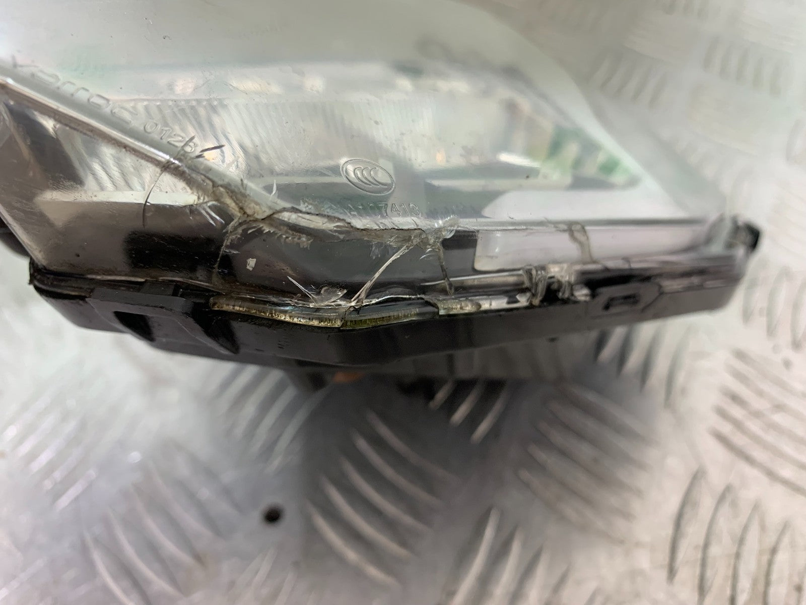 KTM 125 DUKE HEADLIGHT (DAMAGED)  YEAR 2018-2023 (CMB1185)
