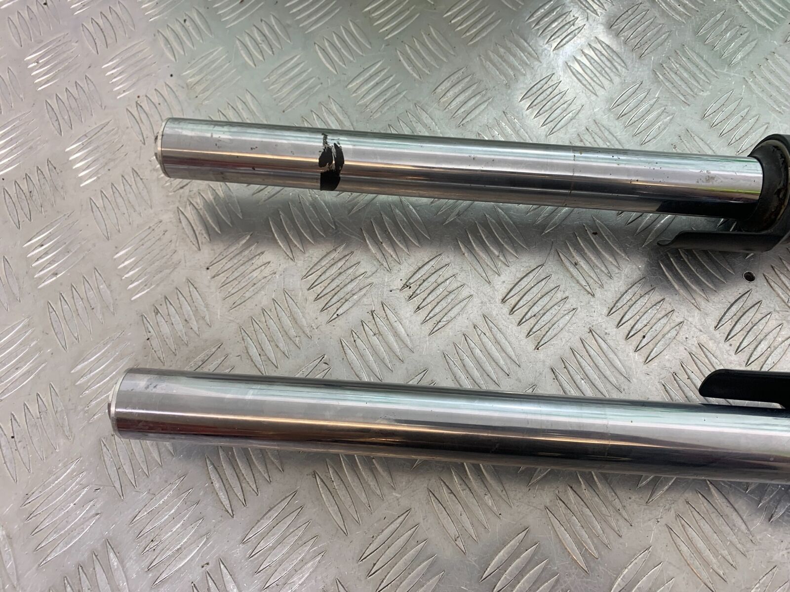 KAWASAKI ER6 N FORKS (BENT)  YEAR 2005-2008 (CMB1034)