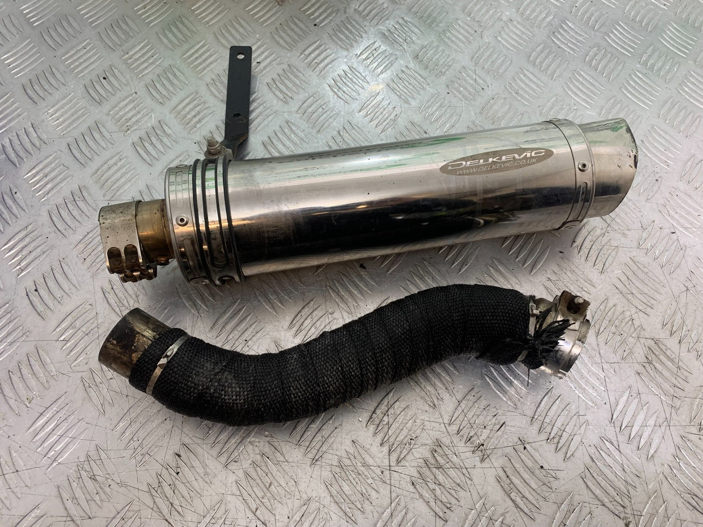 TRIUMPH 955i DAYTONA SILENCER YEAR 2002-2006 (CMB1229)