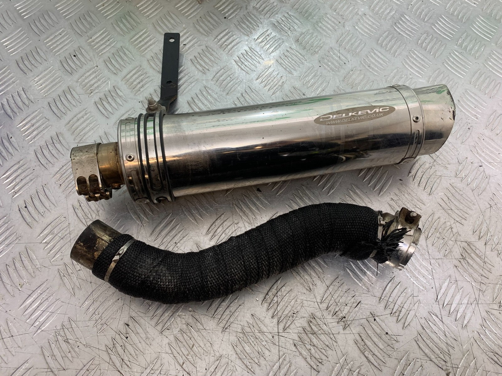 TRIUMPH 955i DAYTONA SILENCER YEAR 2002-2006 (CMB1229)