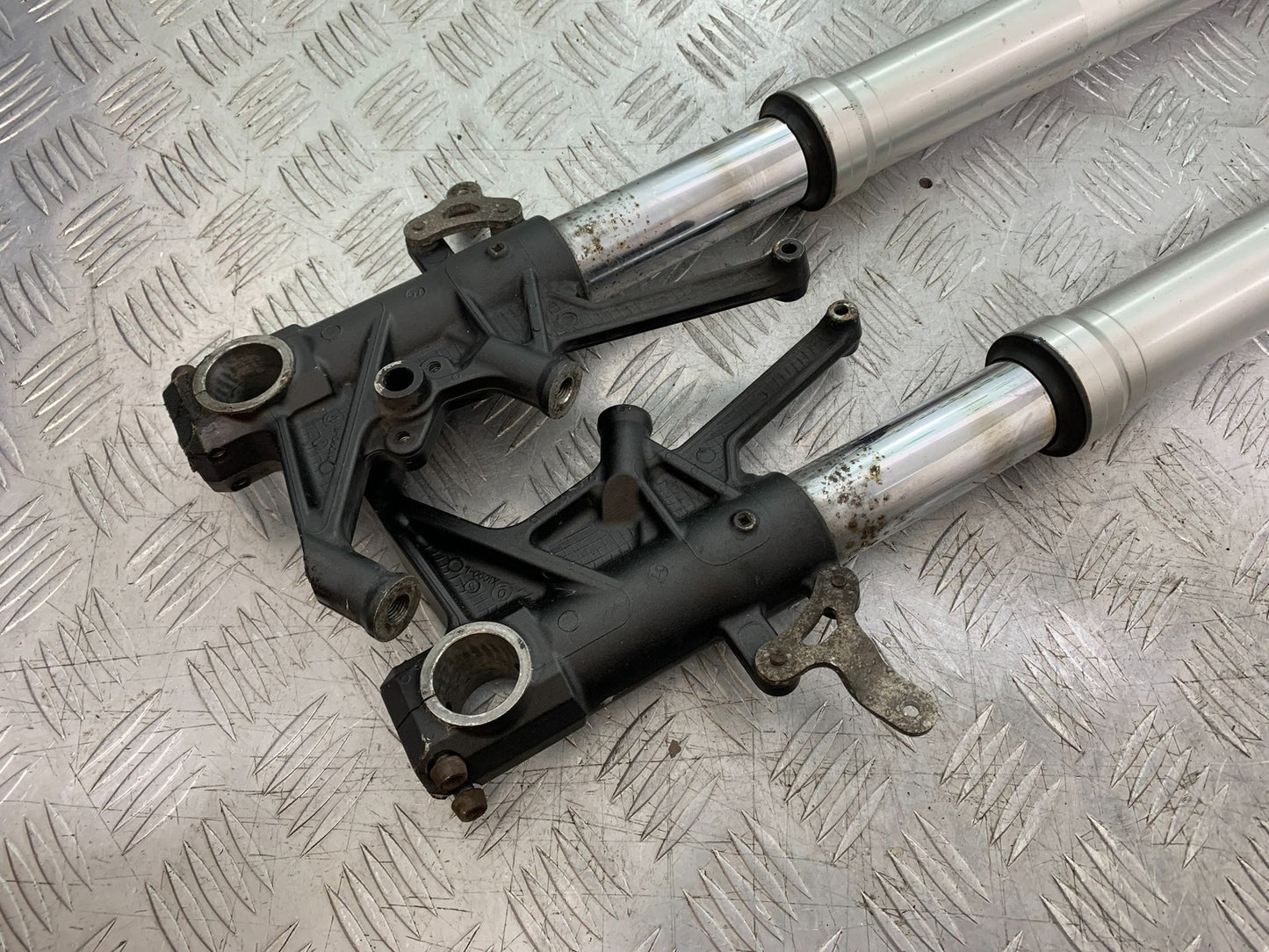 KAWASAKI GTR1400 GTR 1400 FORKS   YEAR 2007-2009 (CMB1306)