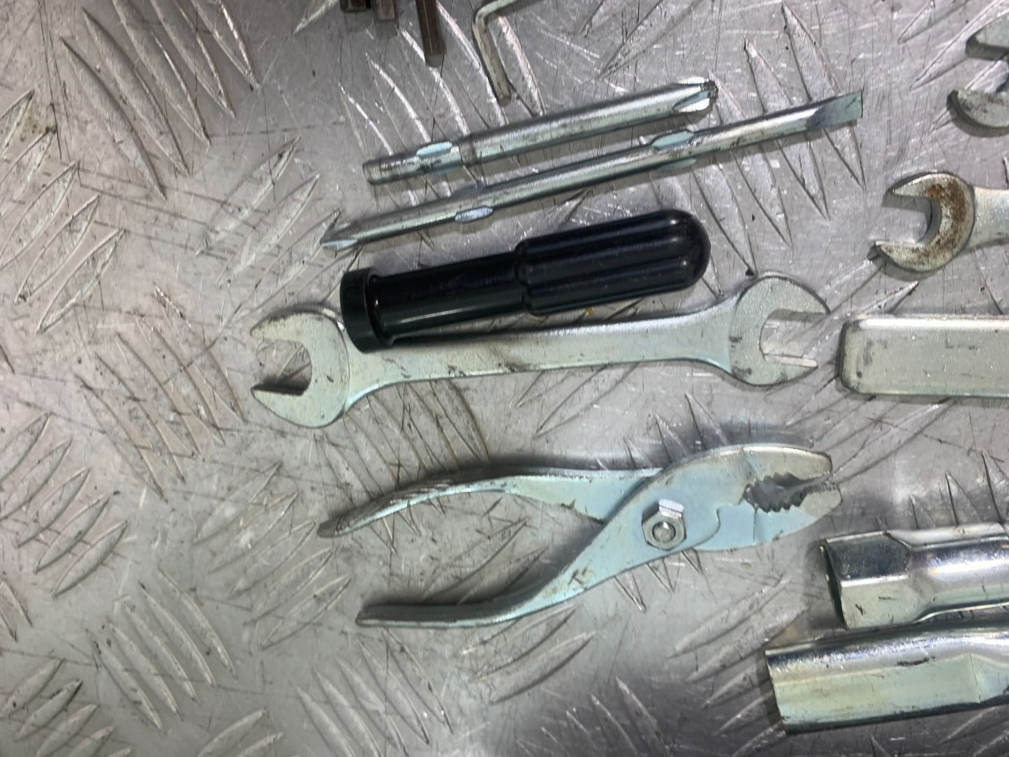 YAMAHA XJ900 XJ 900 DIVERSION TOOLKIT YEAR 1994-2002(CMB1292)