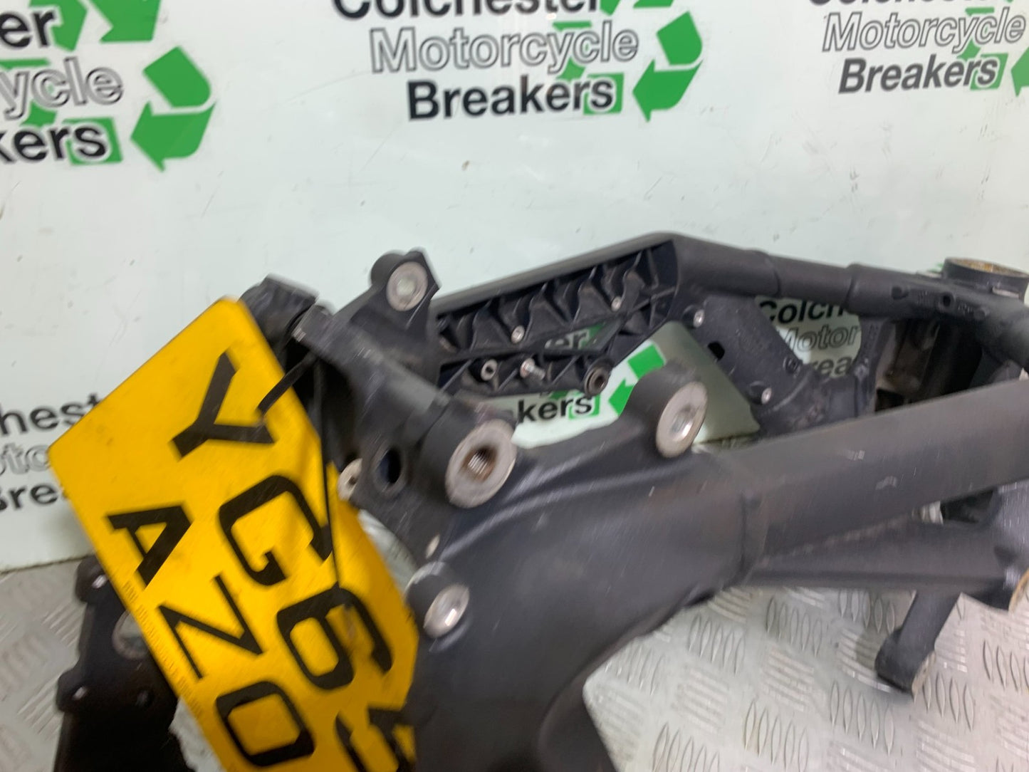 TRIUMPH 675 STREET TRIPLE RX FRAME REG LOG BOOK   2015-2017 (CMB1299)