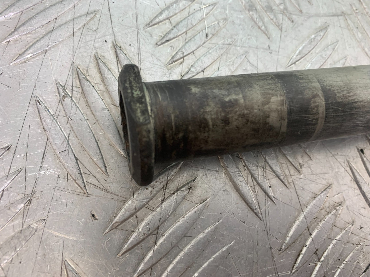 YAMAHA YZF R1 4C8 REAR WHEEL SPINDLE YEAR 2007-2008 (CMB1237)