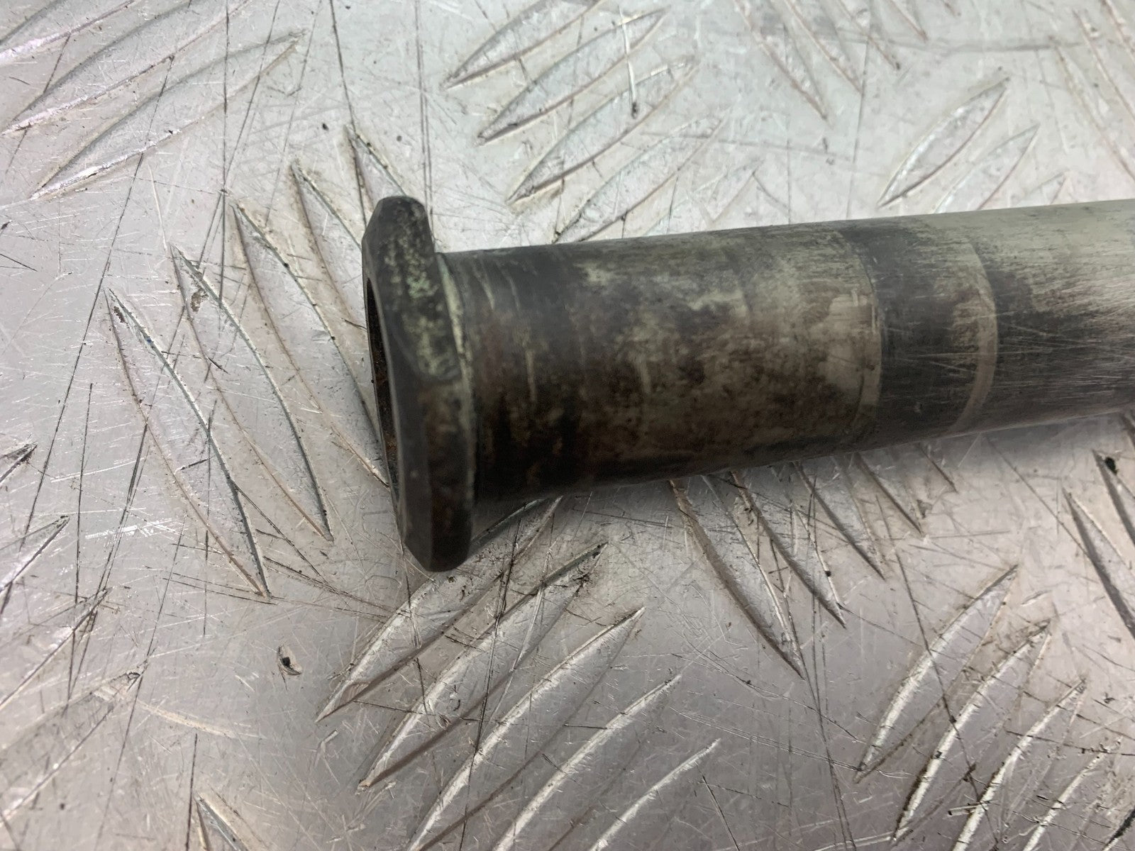 YAMAHA YZF R1 4C8 REAR WHEEL SPINDLE YEAR 2007-2008 (CMB1237)