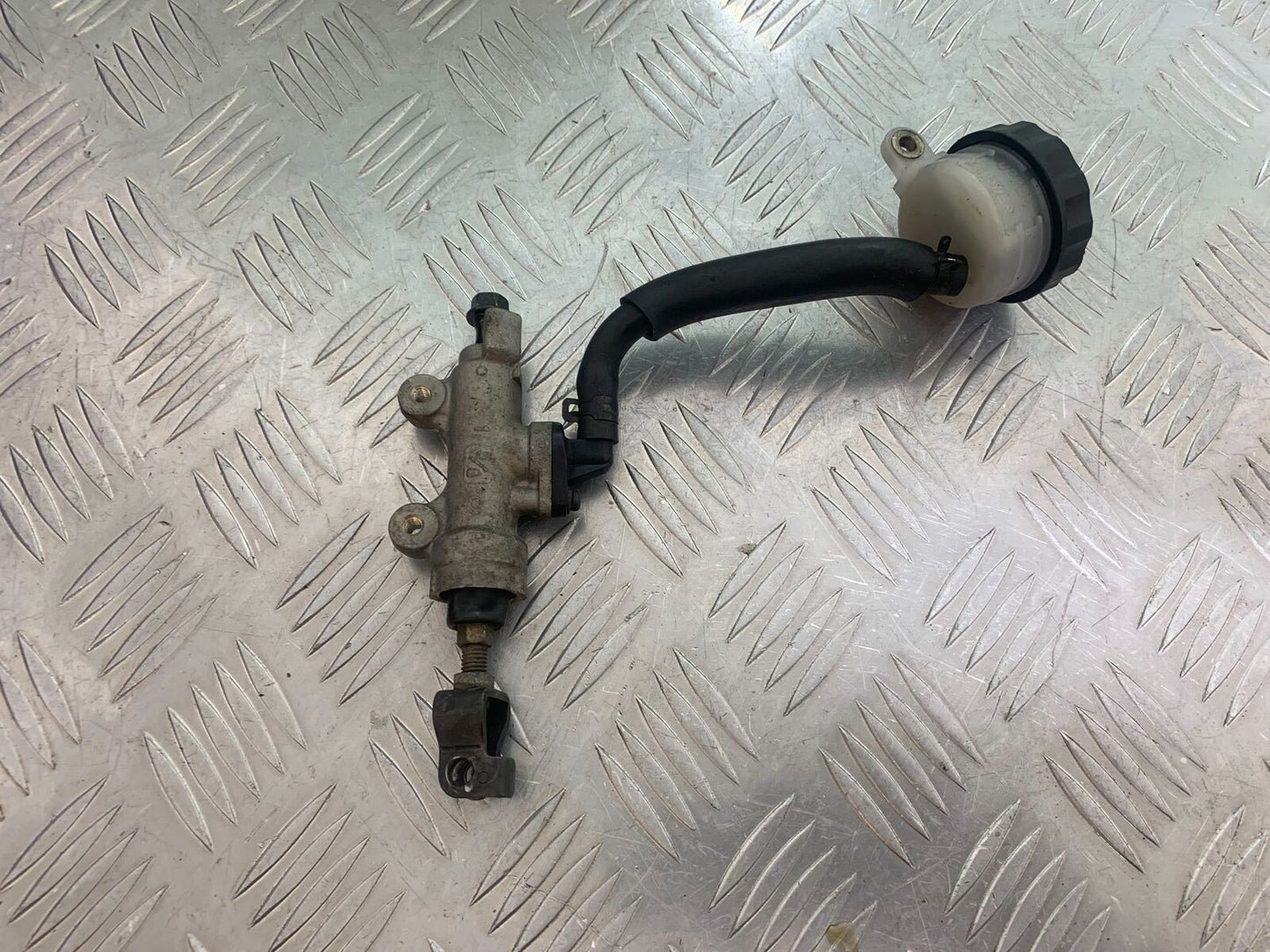 HONDA CBR 929 RRY FIREBLADE REAR MASTER CYLINDER  YEAR 2000-01 (CMB1026)