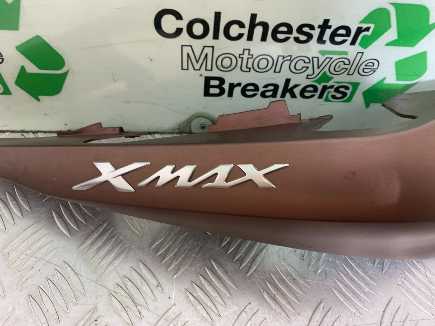 YAMAHA XMAX 300 RIGHT SEAT PANEL  YEAR 2017-2020 (CMB1218)