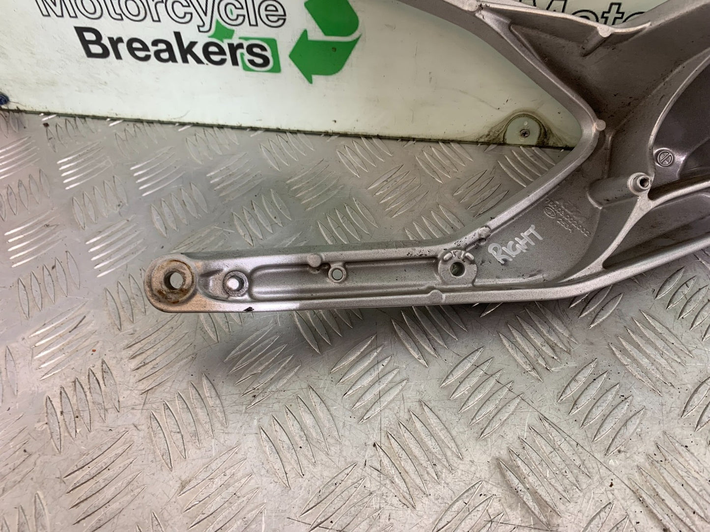 KTM 690 DUKE R LC4 RIGHT SUBFRAME YEAR 2012-2015  (CMB1180)