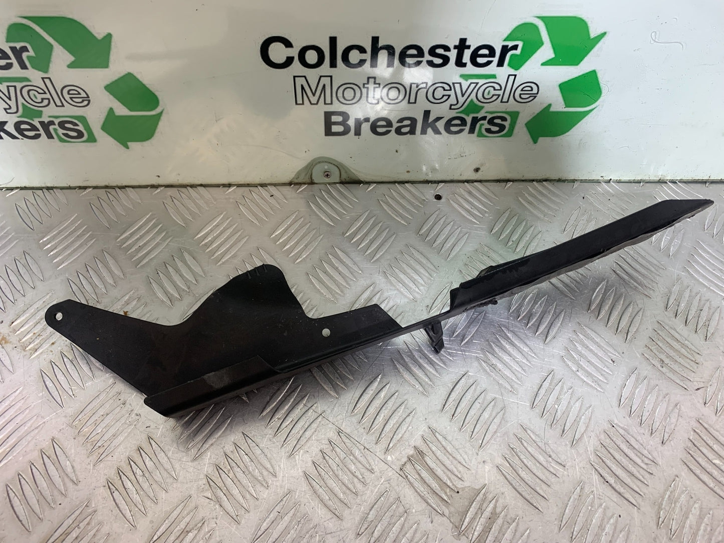 KAWASAKI ZX10R ZX 10R CHAIN GUARD   YEAR 2011-2015 (CMB1154)
