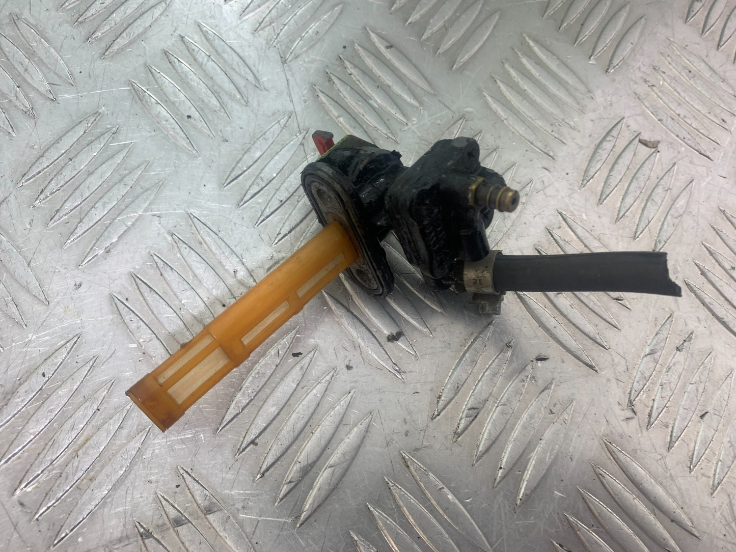 KAWASAKI GT550 GT 550 PETROL TAP  YEAR 1984-87 (CMB1141)