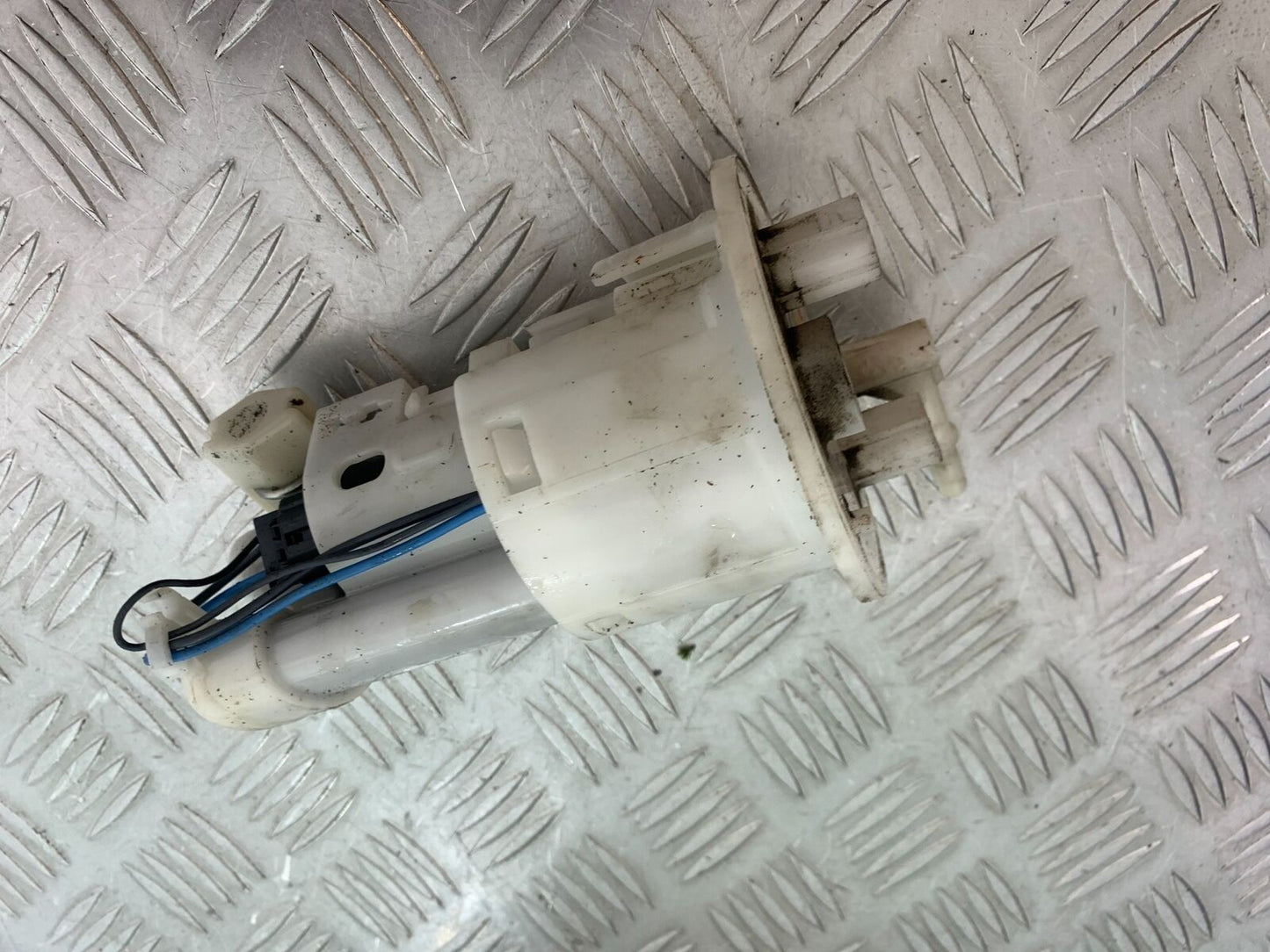 TRIUMPH TIGER 800 PETROL PUMP  YEAR 2011-2014 (CMB1113)
