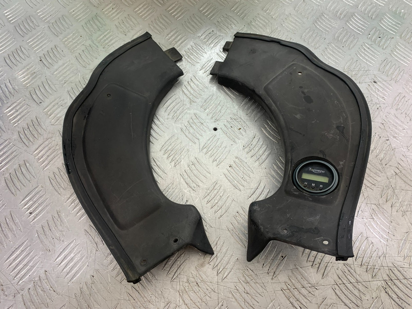 TRIUMPH TROPHY 900 LEFT AND RIGHT TOP INNER INFILLS   YEAR 1991-95 (CMB1251)