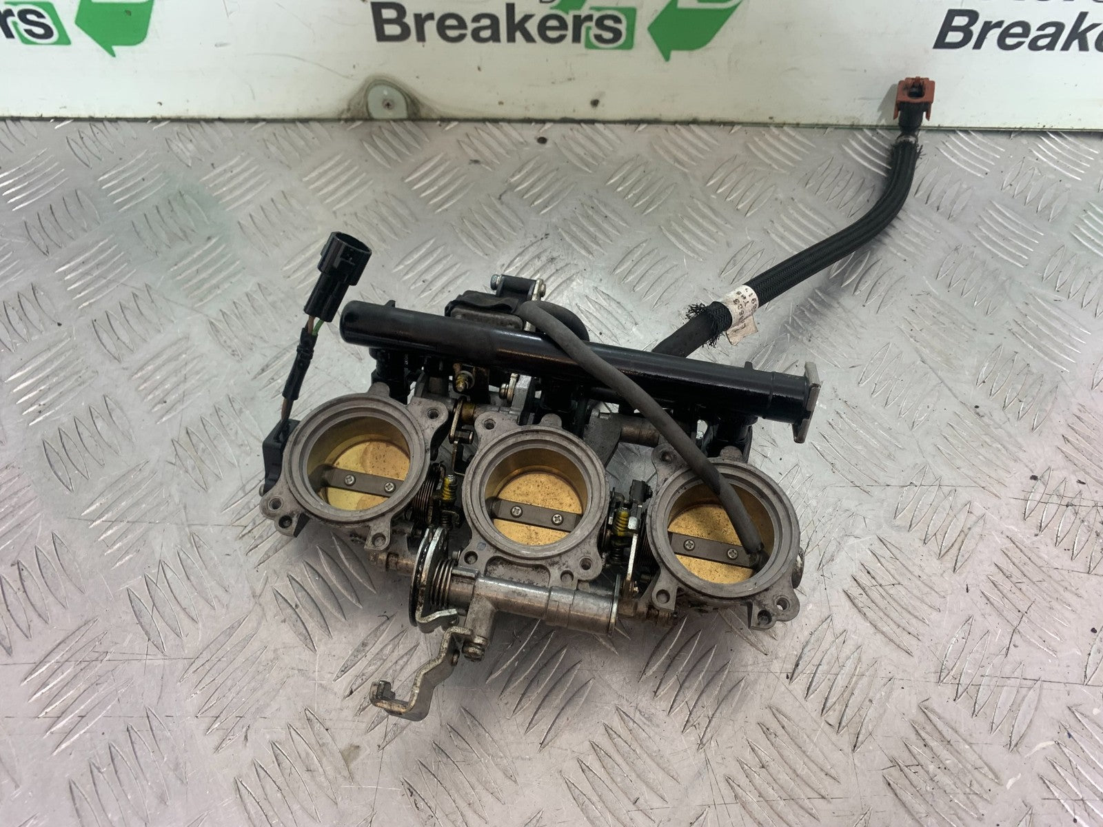 TRIUMPH 675 STREET TRIPLE THROTTLE BODIES  2013-2016 (CMB1186)
