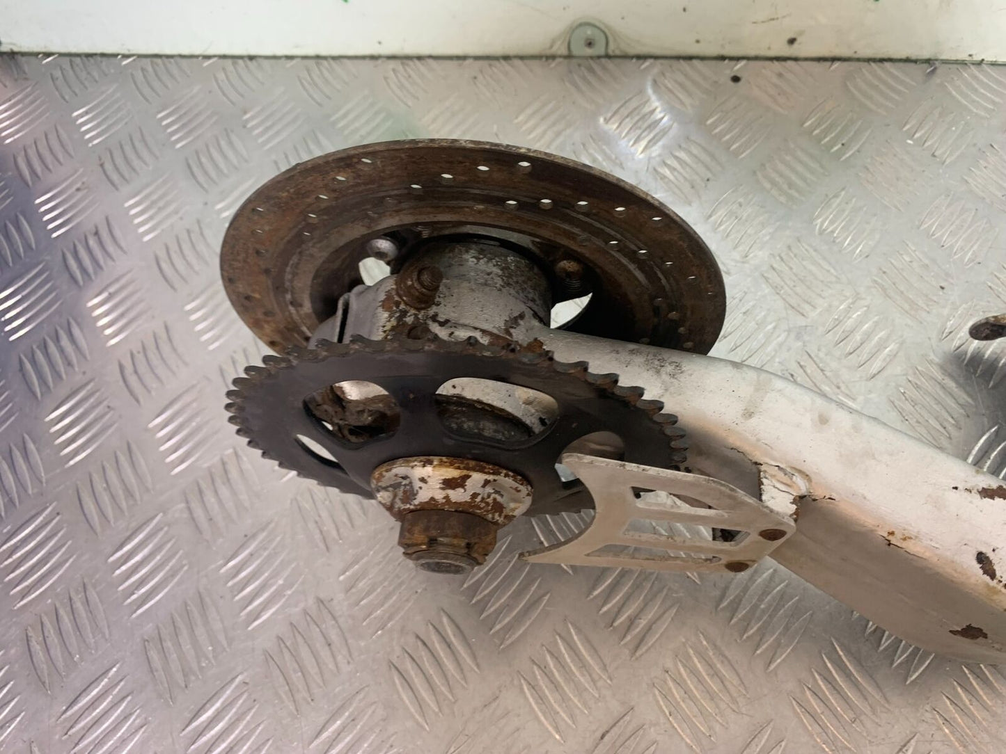 APRILIA RS50 RS 50 SWINGARM  YEAR 1996-1998 (CMB1132)