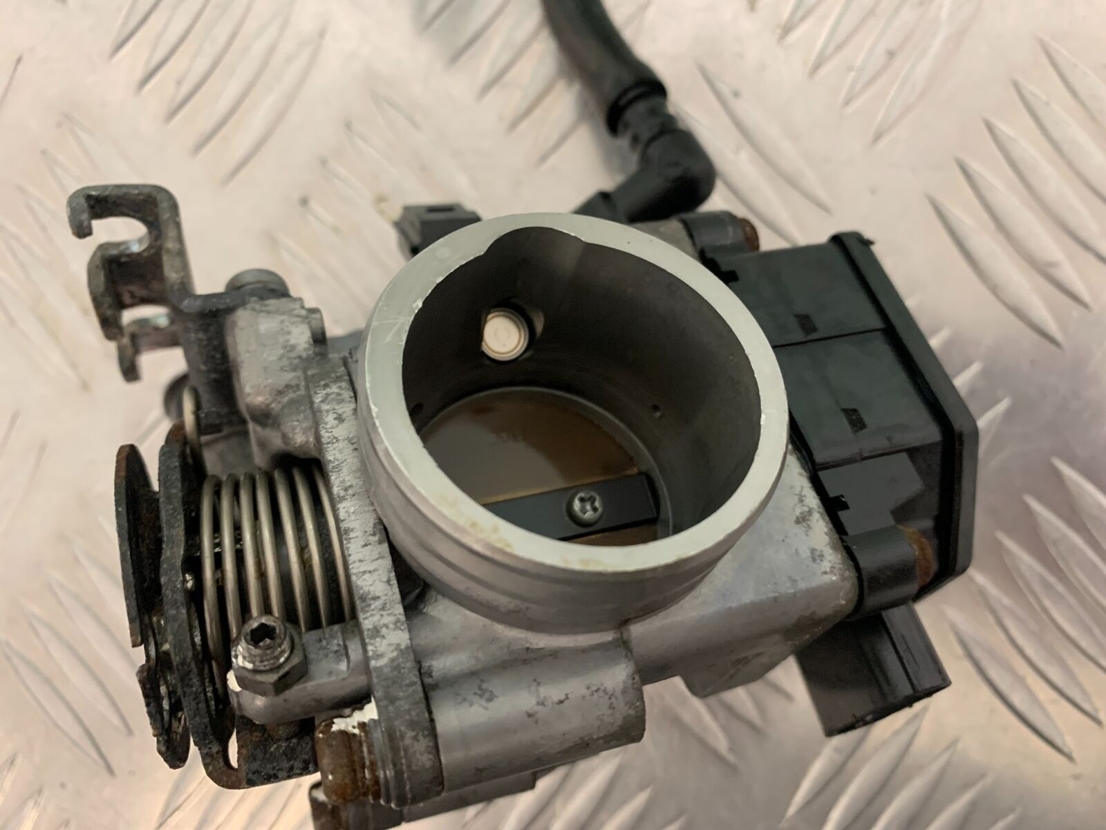 KAWASAKI NINJA 250 SL THROTTLE BODY  YEAR 2015-2017 (STOCK 983)