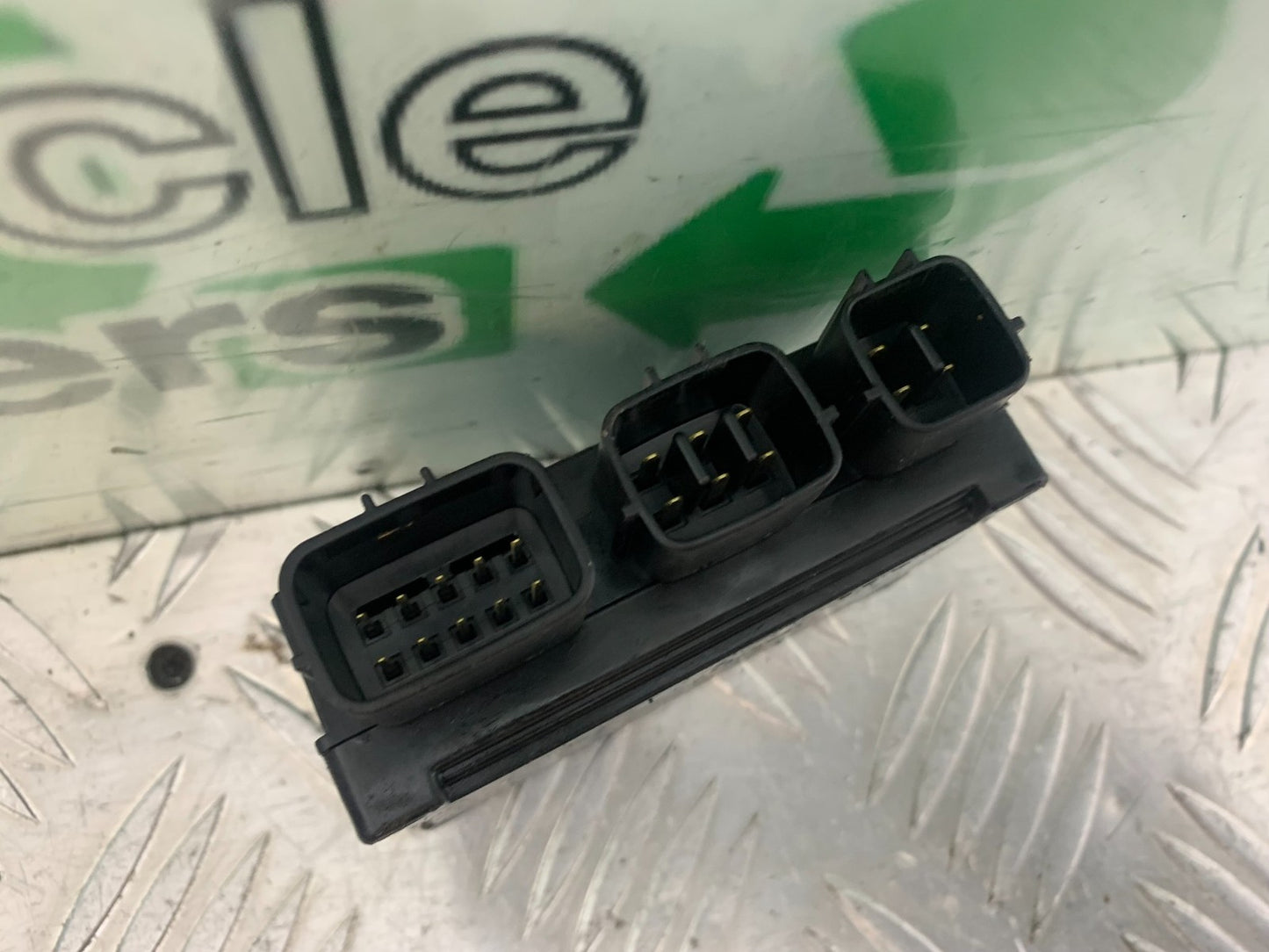 KAWASAKI ER6 F ER6F FUSE BOX MAIN RELAY  YEAR 2005-2008 (CMB1277)
