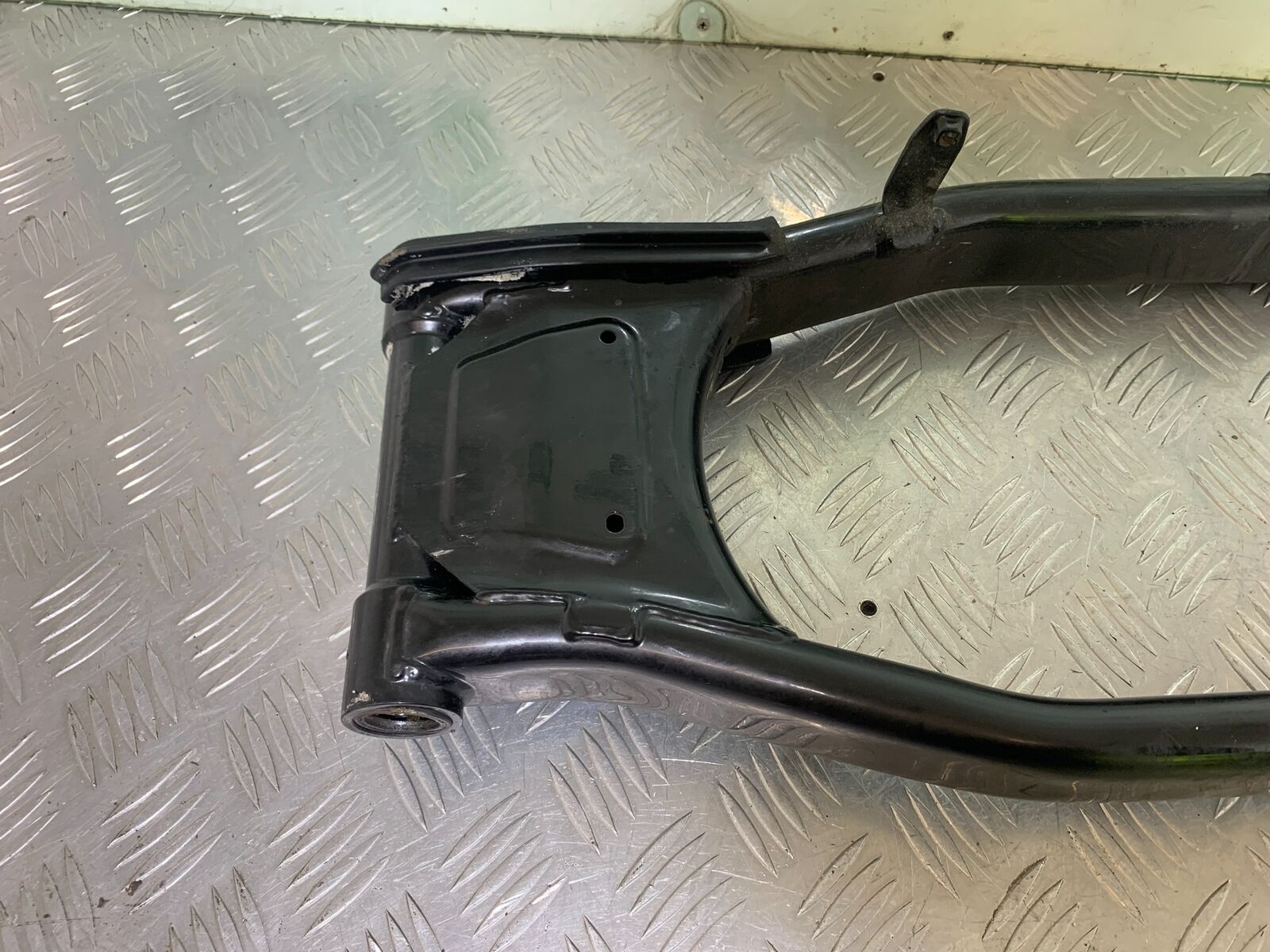 TRIUMPH BONNEVILLE T100 SWINGARM   YEAR 2017-2021 (CMB1084)