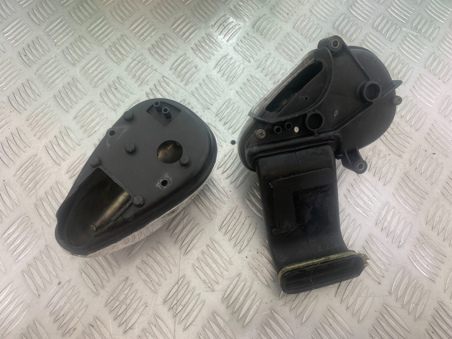 YAMAHA XV535 XV 535 VIRAGO LEFT AND RIGHT SIDE PODS  YEAR 1994-02 (CMB1139)