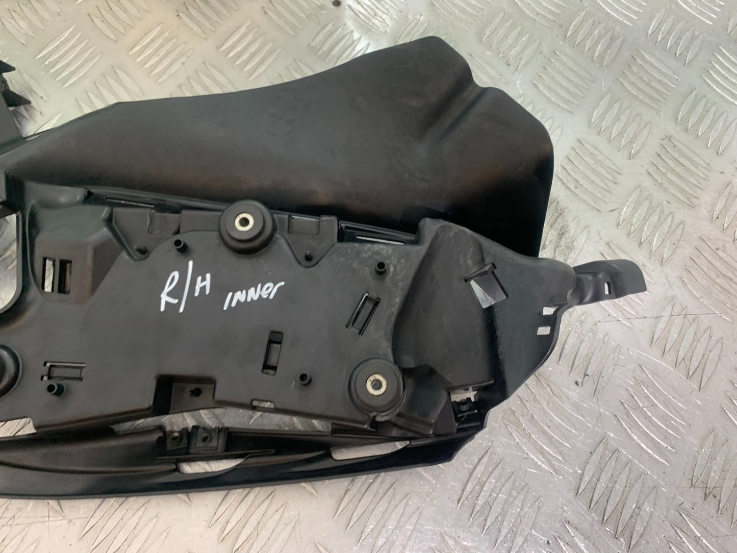 DUCATI 1299 PANIGALE RIGHT INNER INFILL COVER   YEAR 2016 (CMB 1187)
