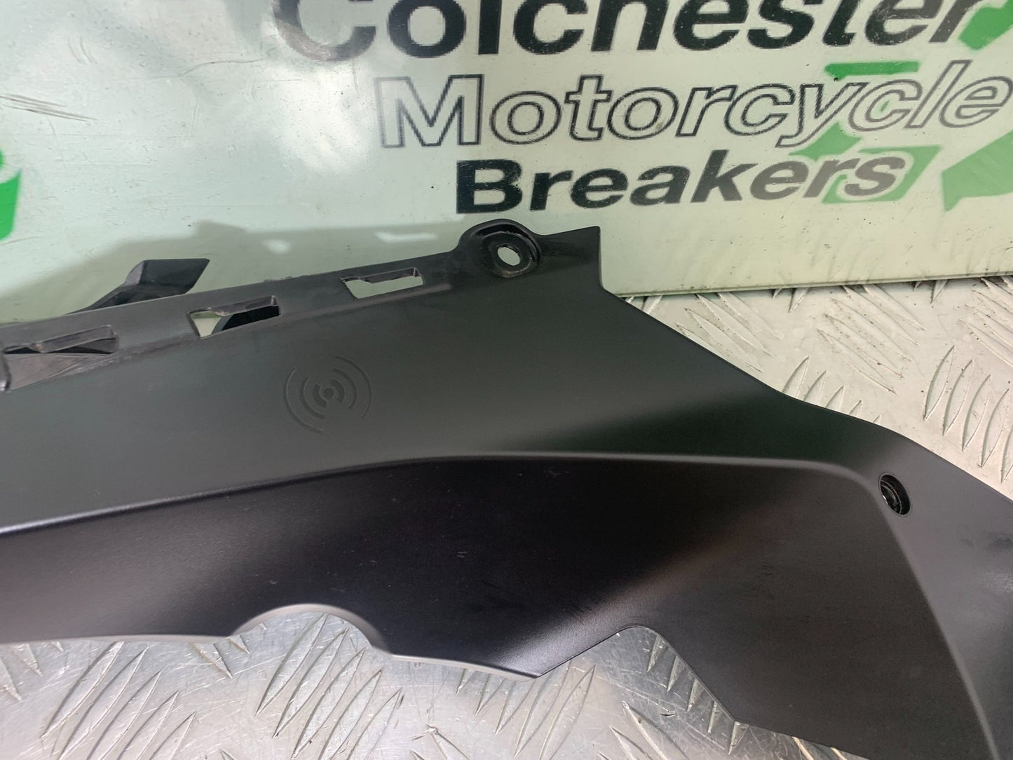 KTM 1290 SUPER DUKE R RIGHT TOP INFILL PANEL  YEAR 2020-2024 (CMB1272)