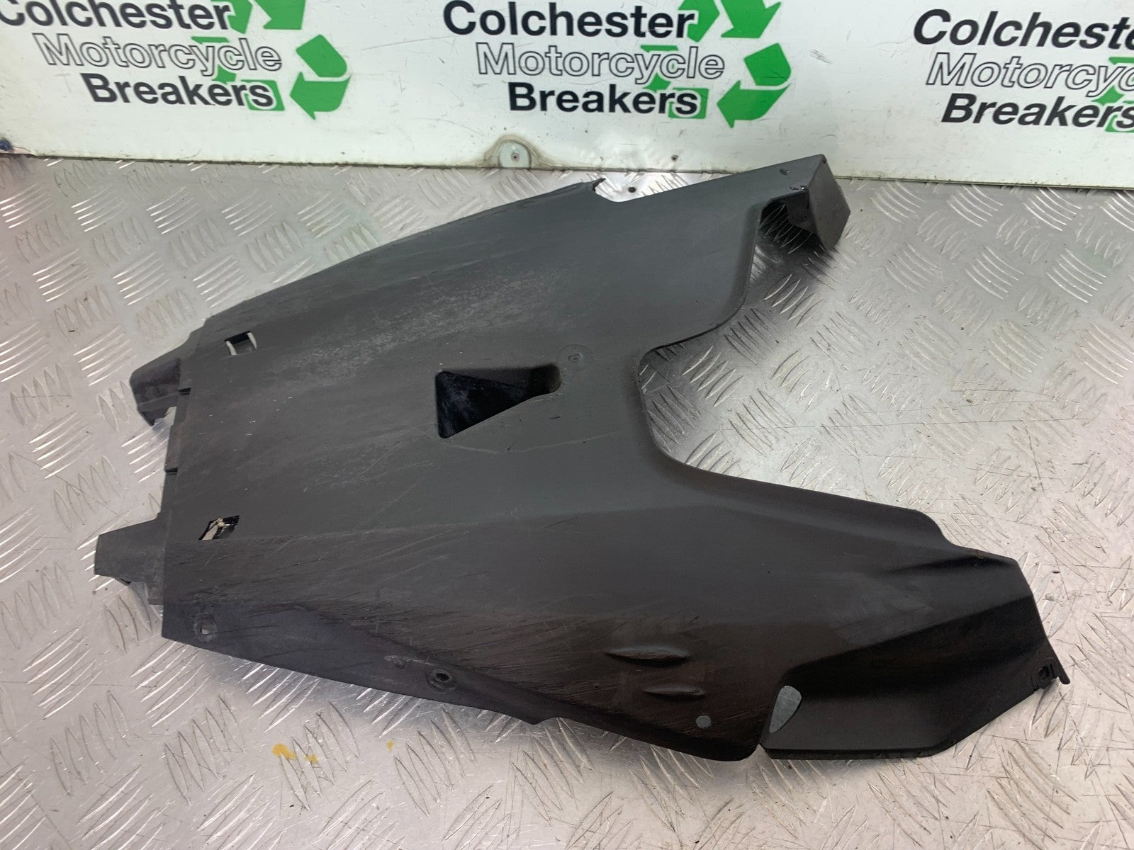 YAMAHA XMAX 125 XMAX-125 INNER MUDGUARD YEAR 2015-2020  (CMB1266)
