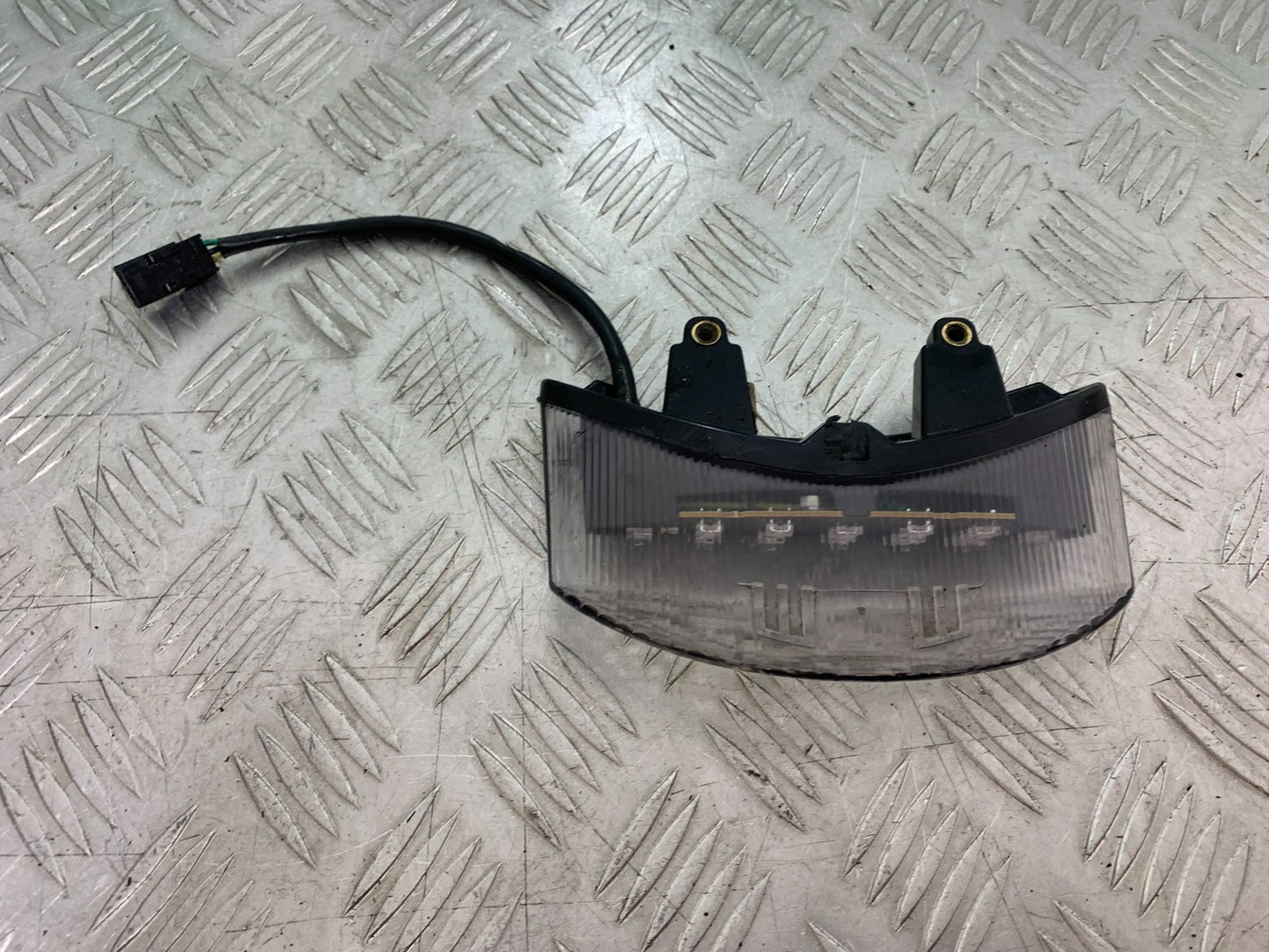 TRIUMPH SPEED TRIPLE R 1050 REAR LIGHT  2009 (CMB1183)