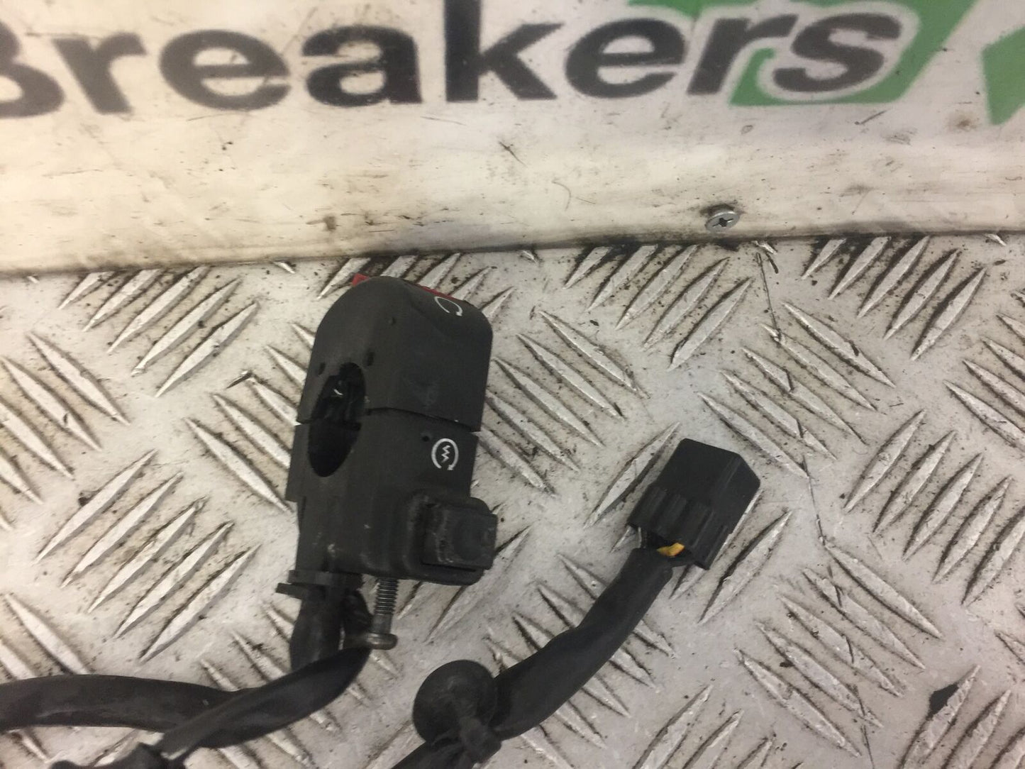 HONDA CB1000R CB 1000 R RIGHT SWITCH GEAR   YEAR 2008 (STOCK 475)