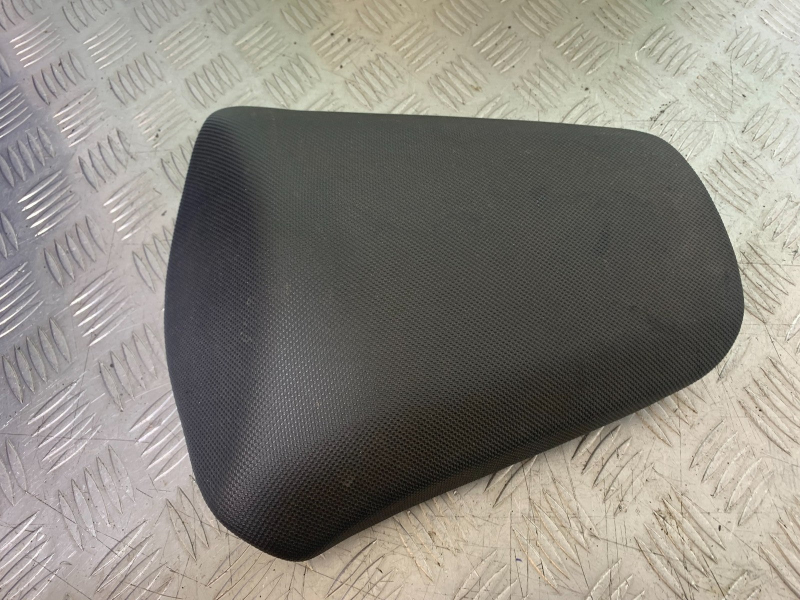 HONDA NC750 NC 750 X DCT REAR SEAT NO HOLES  YEAR 2019 (CMB1223)