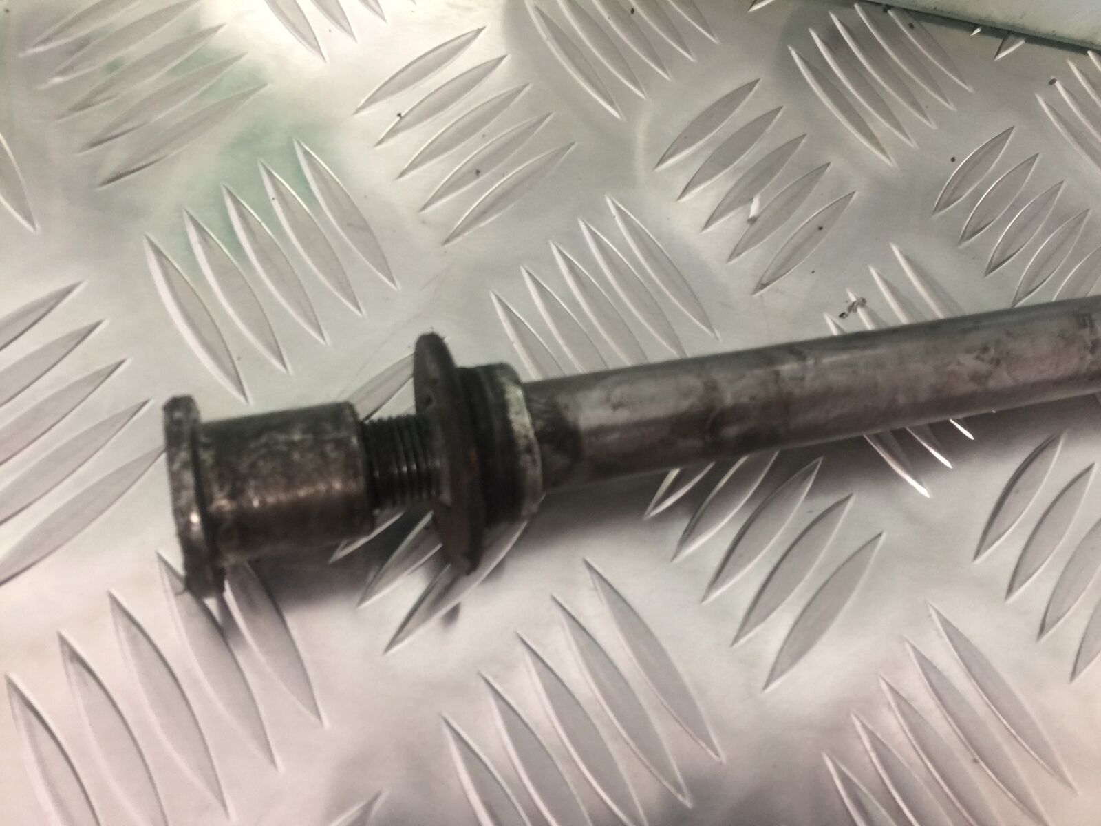 KAWASAKI Z1000 SX REAR WHEEL SPINDLE   YEAR 2011-13 (STOCK 911)