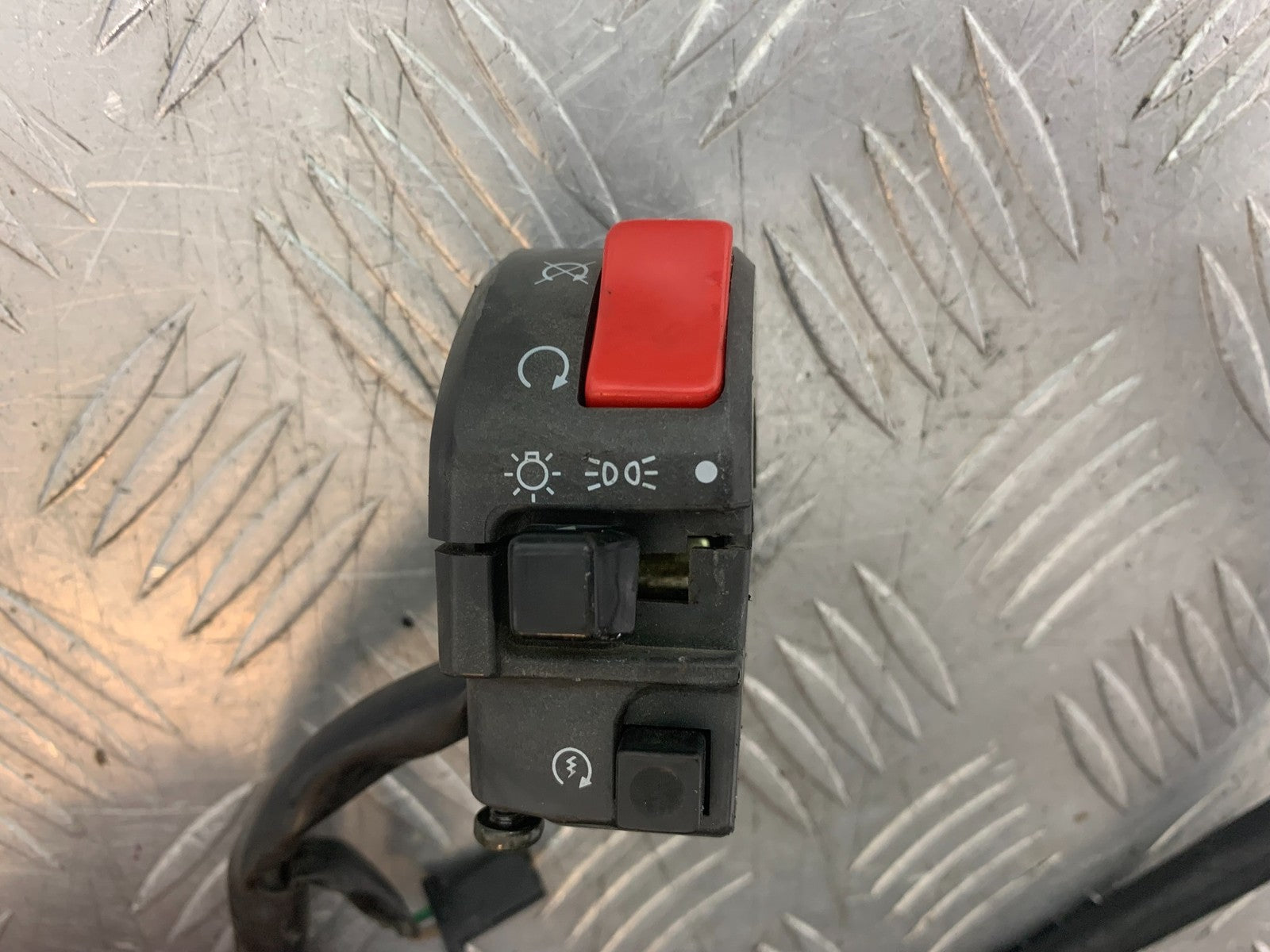 YAMAHA XJ900 XJ 900 DIVERSION RIGHT SWITCH GEAR   YEAR 1994-2002(CMB1292)